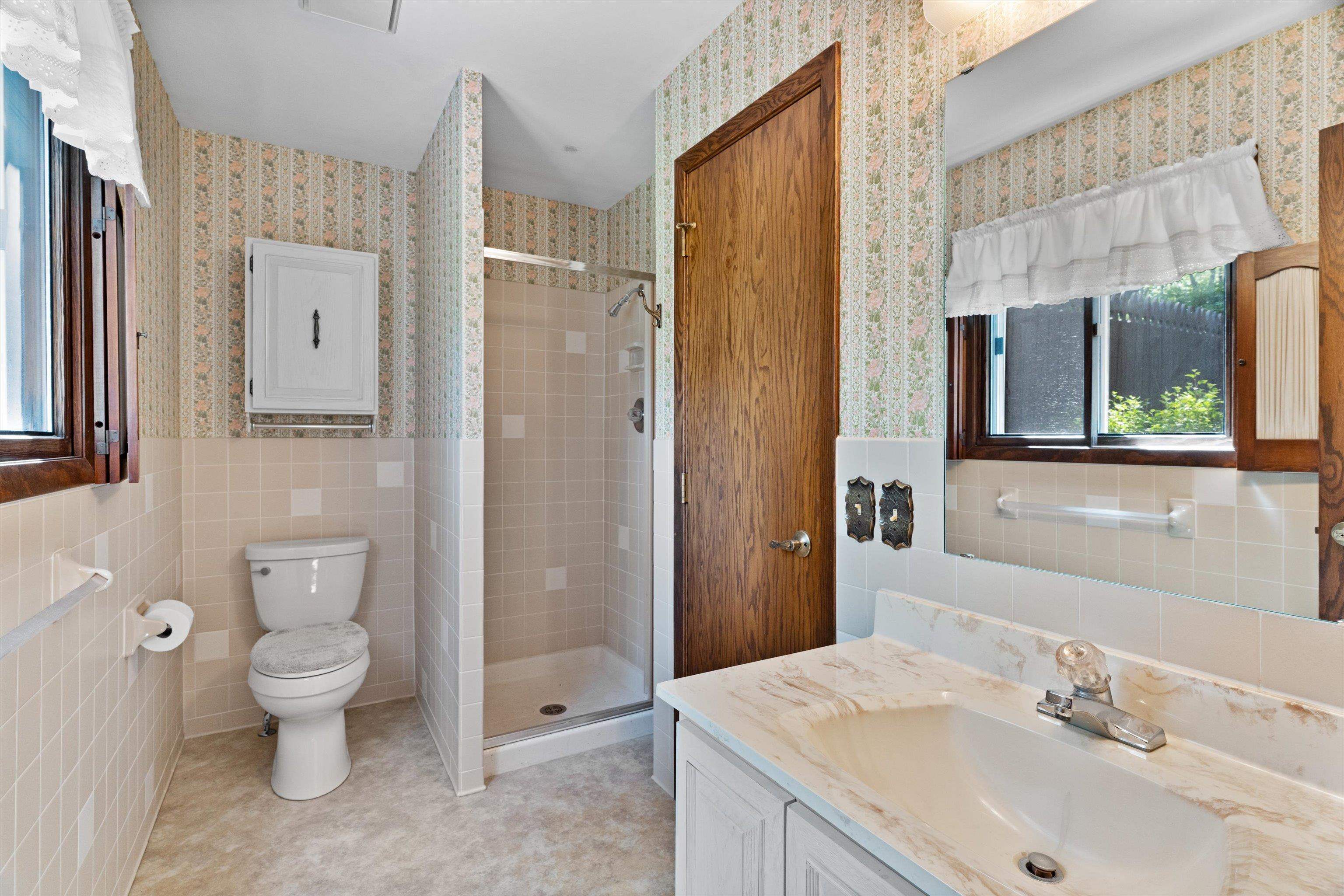 1506 W 4TH STREET, Marshfield, Wisconsin 54449-2545, 4 Bedrooms Bedrooms, ,3 BathroomsBathrooms,Residential,For Sale,1506 W 4TH STREET,22602371