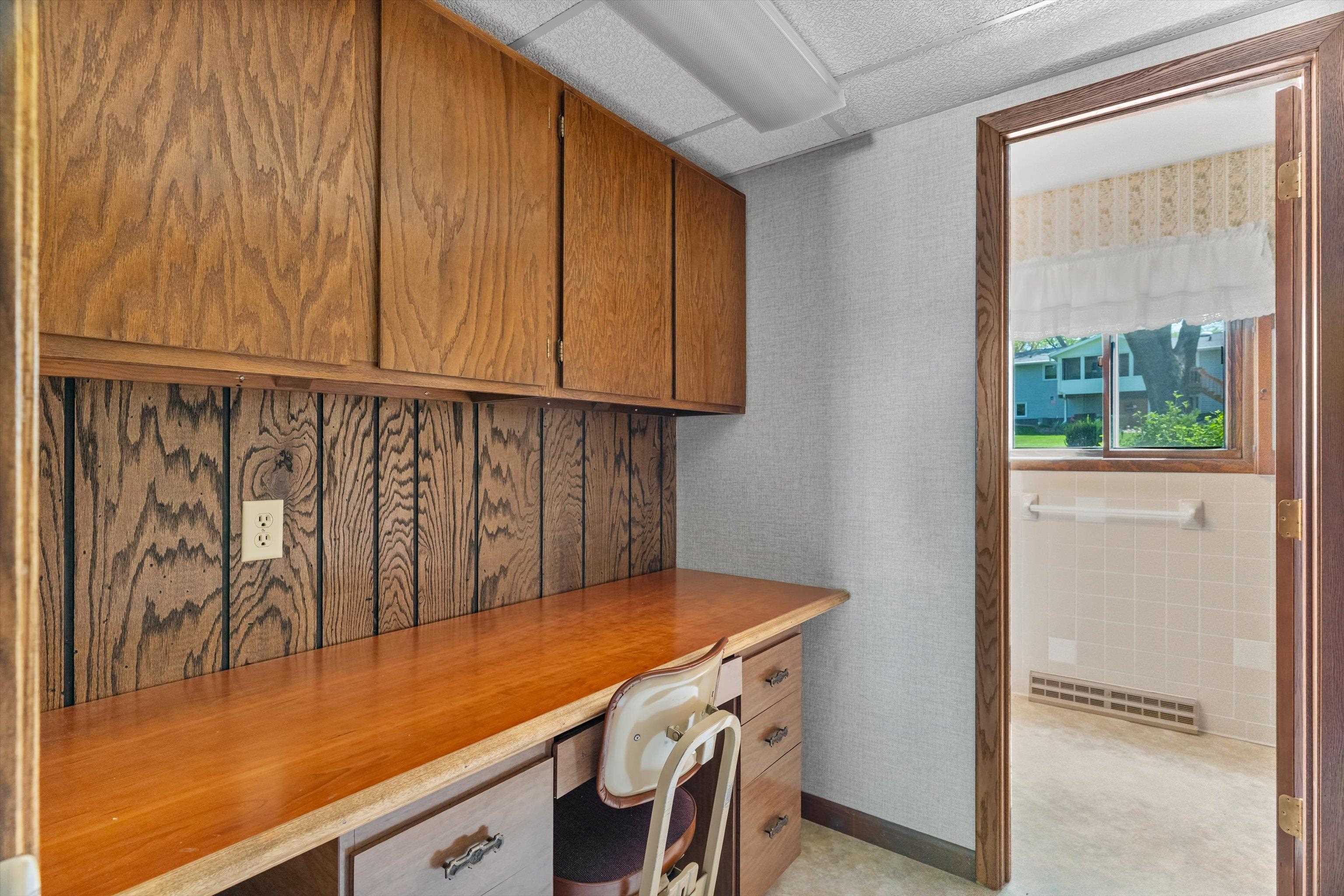 1506 W 4TH STREET, Marshfield, Wisconsin 54449-2545, 4 Bedrooms Bedrooms, ,3 BathroomsBathrooms,Residential,For Sale,1506 W 4TH STREET,22602371