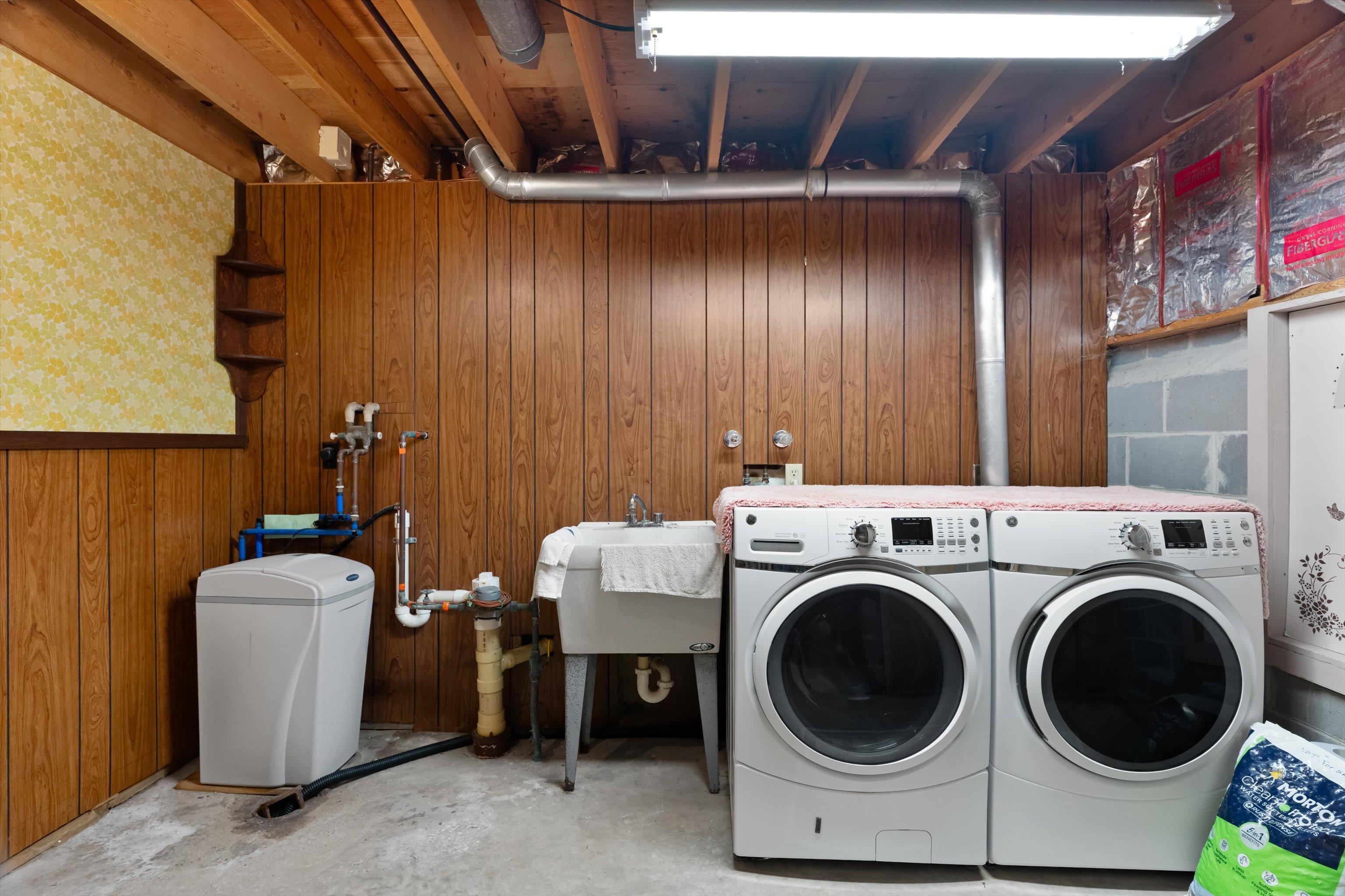 1506 W 4TH STREET, Marshfield, Wisconsin 54449-2545, 4 Bedrooms Bedrooms, ,3 BathroomsBathrooms,Residential,For Sale,1506 W 4TH STREET,22602371