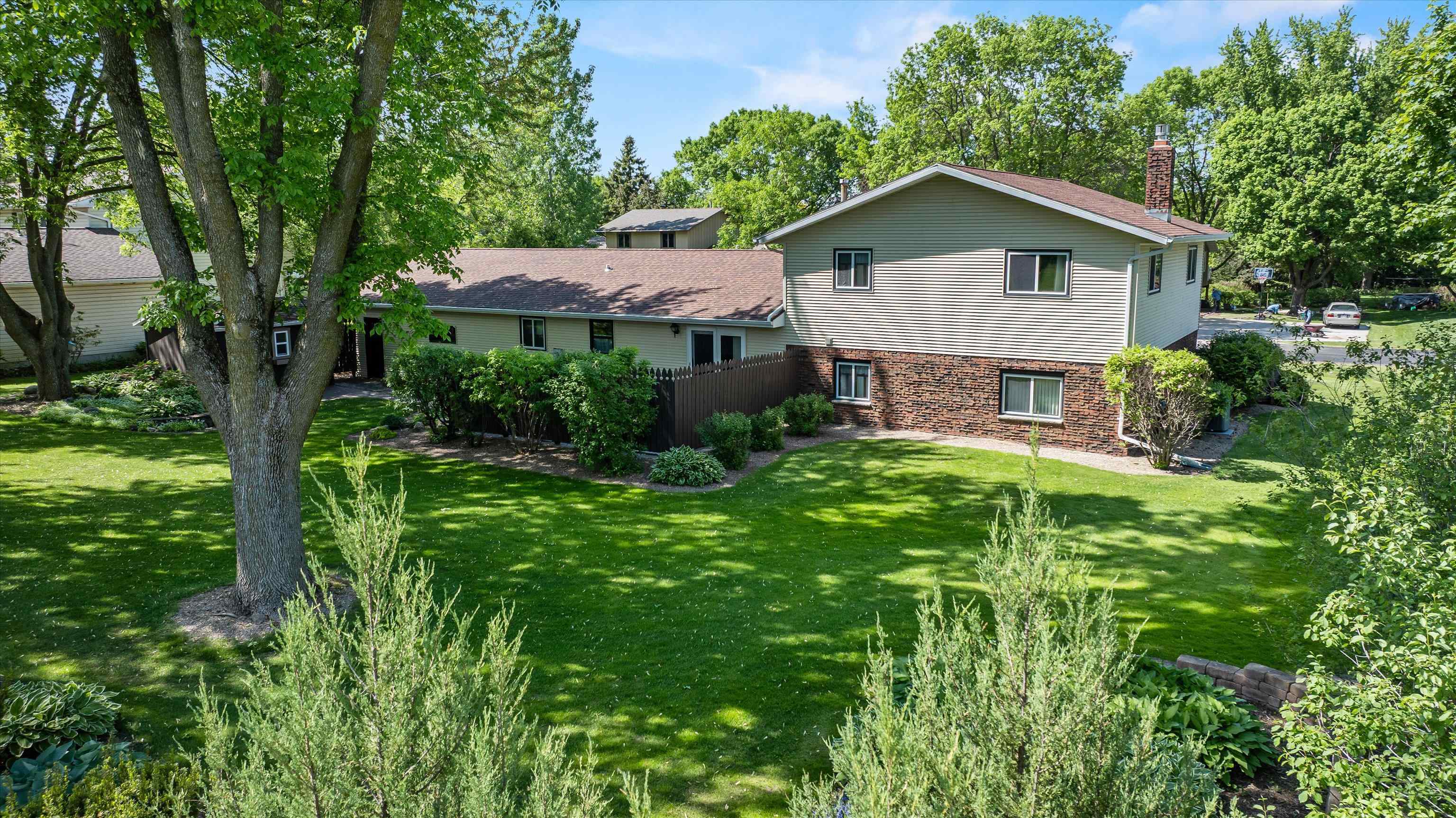 1506 W 4TH STREET, Marshfield, Wisconsin 54449-2545, 4 Bedrooms Bedrooms, ,3 BathroomsBathrooms,Residential,For Sale,1506 W 4TH STREET,22602371