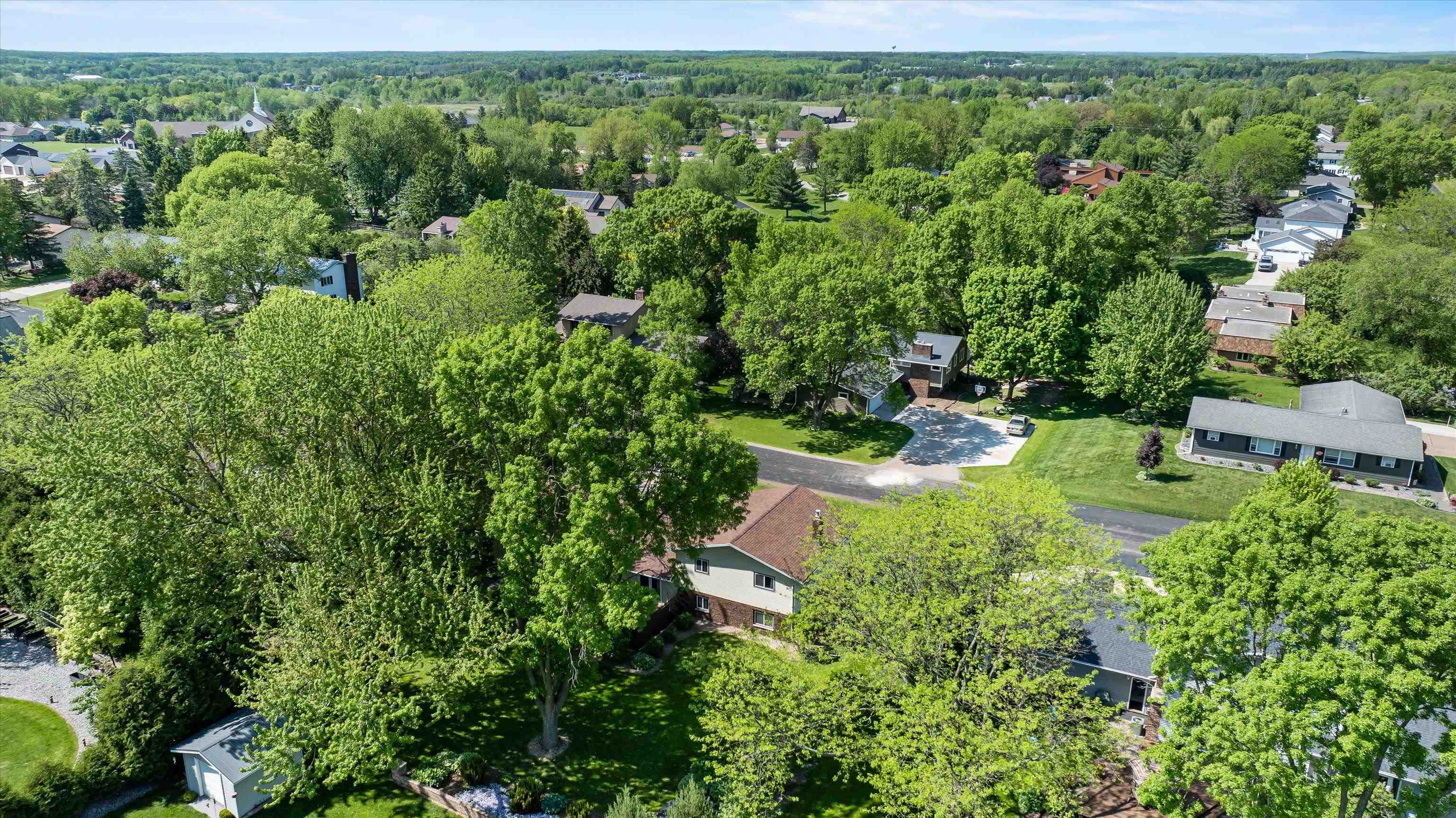 1506 W 4TH STREET, Marshfield, Wisconsin 54449-2545, 4 Bedrooms Bedrooms, ,3 BathroomsBathrooms,Residential,For Sale,1506 W 4TH STREET,22602371