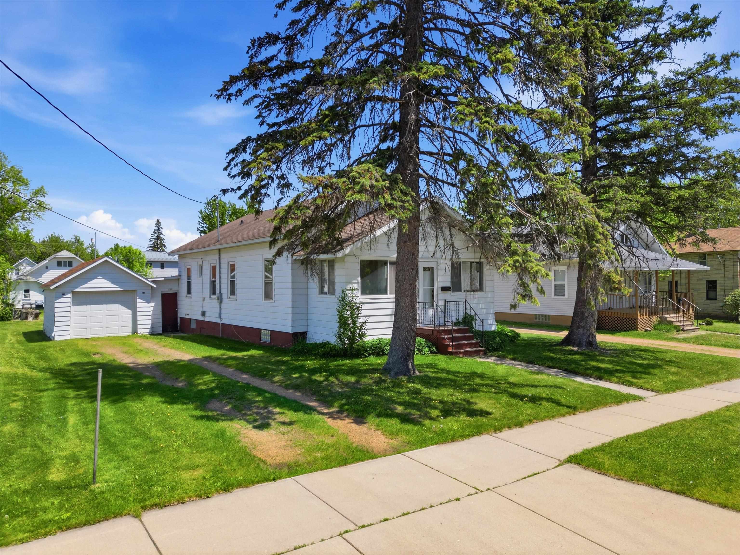 607 W ARNOLD STREET, Marshfield, Wisconsin 54449-2545, 2 Bedrooms Bedrooms, ,1 BathroomBathrooms,Residential,For Sale,607 W ARNOLD STREET,22602377