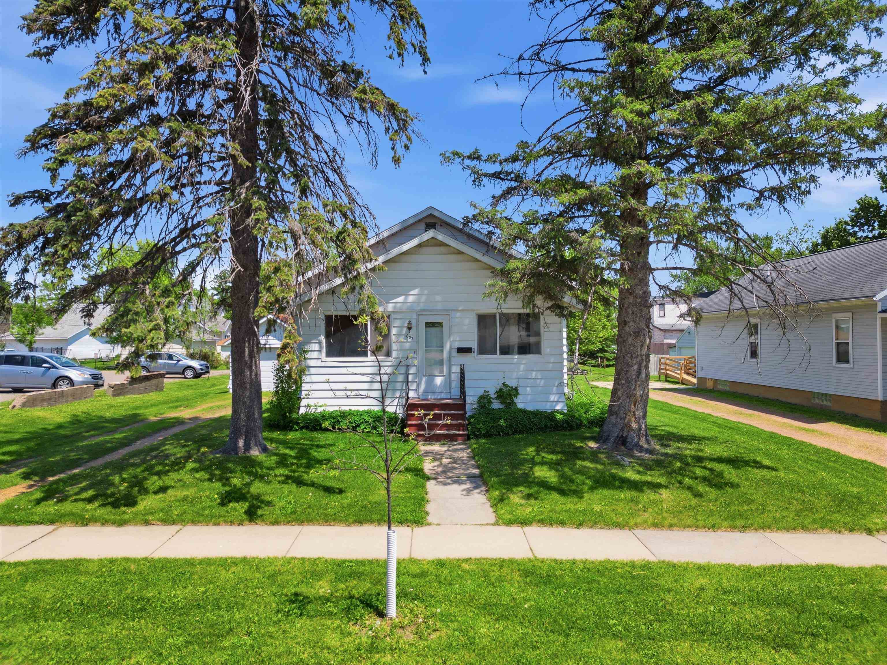 607 W ARNOLD STREET, Marshfield, Wisconsin 54449-2545, 2 Bedrooms Bedrooms, ,1 BathroomBathrooms,Residential,For Sale,607 W ARNOLD STREET,22602377