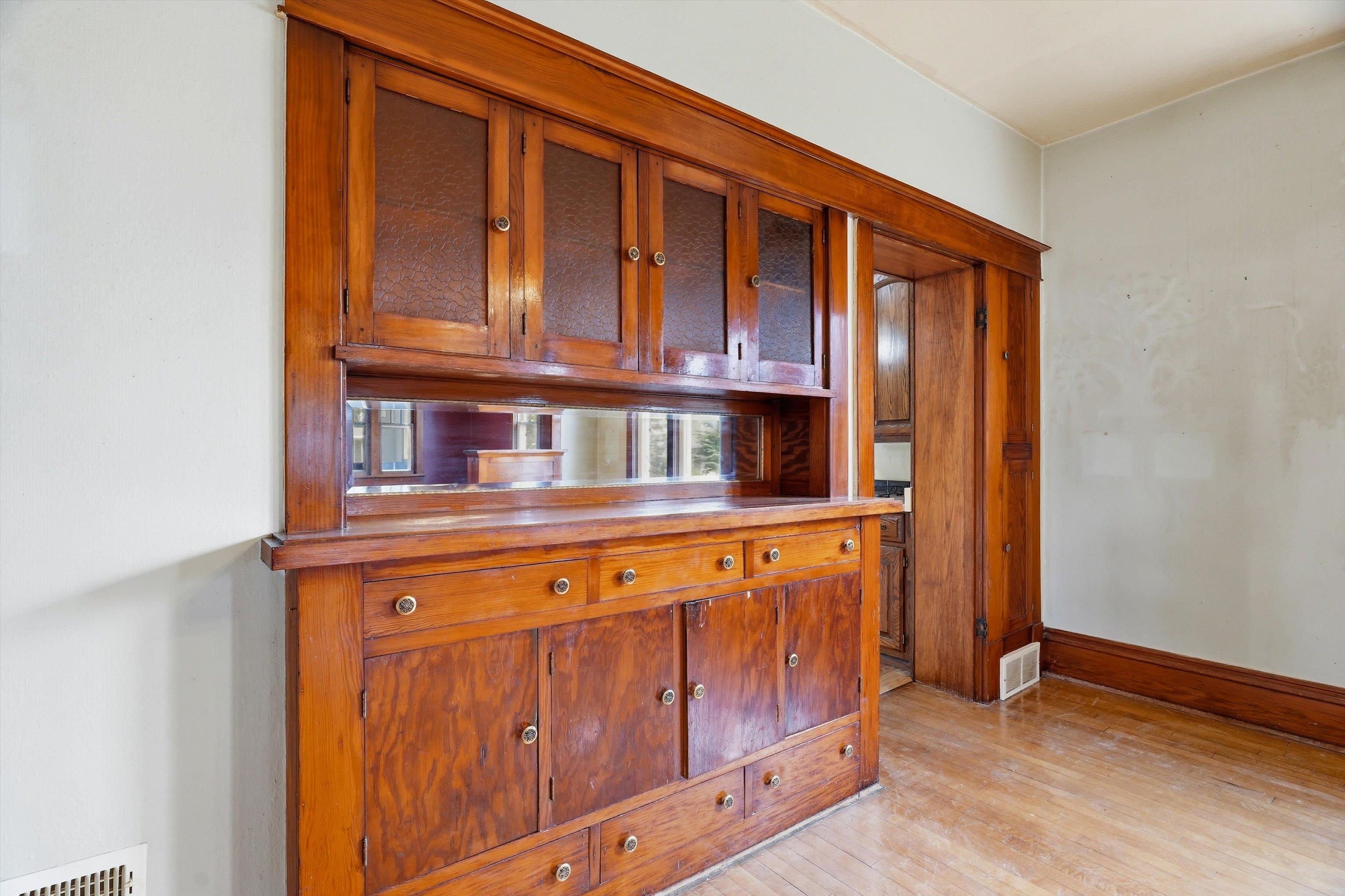 607 W ARNOLD STREET, Marshfield, Wisconsin 54449-2545, 2 Bedrooms Bedrooms, ,1 BathroomBathrooms,Residential,For Sale,607 W ARNOLD STREET,22602377