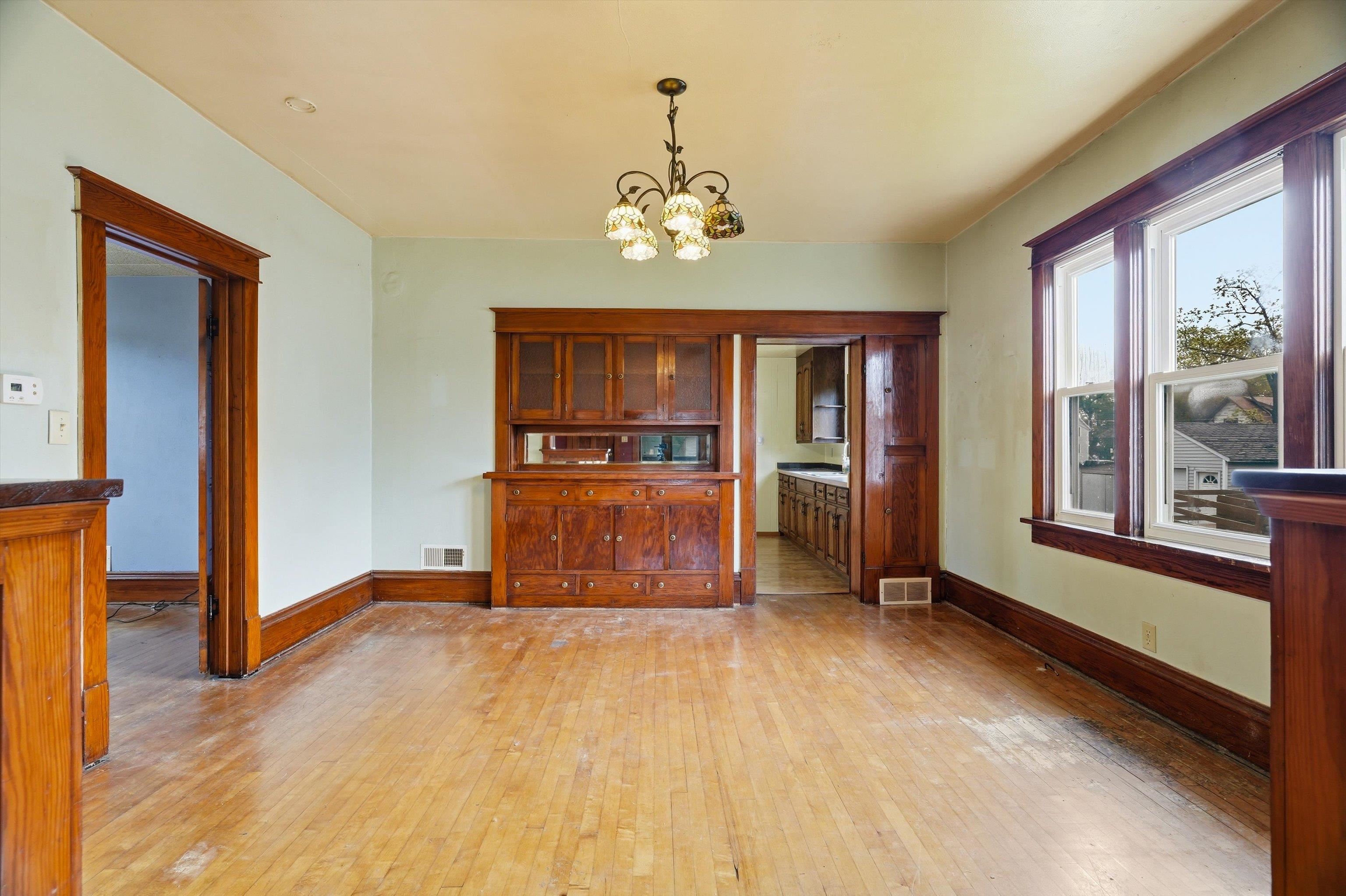 607 W ARNOLD STREET, Marshfield, Wisconsin 54449-2545, 2 Bedrooms Bedrooms, ,1 BathroomBathrooms,Residential,For Sale,607 W ARNOLD STREET,22602377