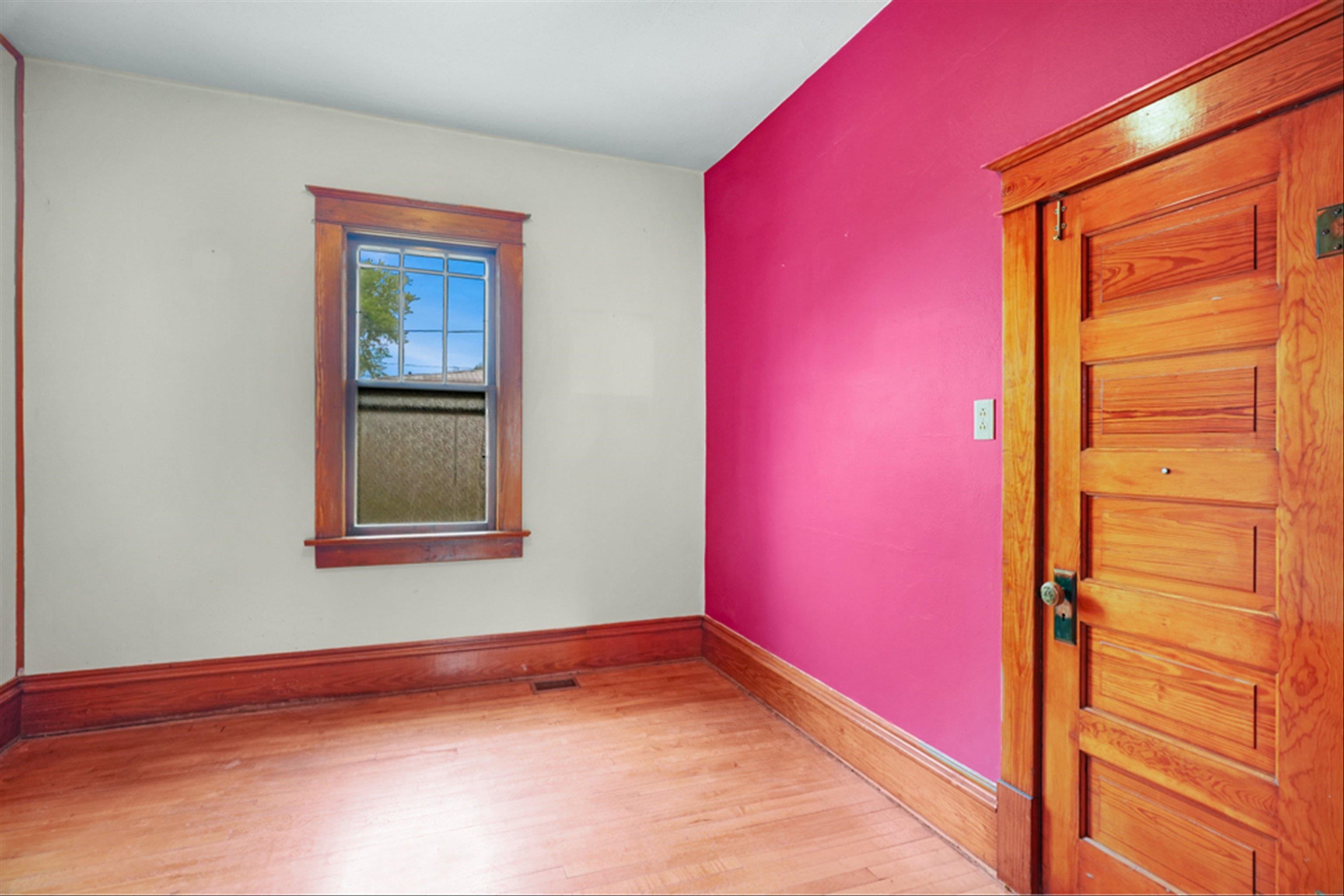 607 W ARNOLD STREET, Marshfield, Wisconsin 54449-2545, 2 Bedrooms Bedrooms, ,1 BathroomBathrooms,Residential,For Sale,607 W ARNOLD STREET,22602377