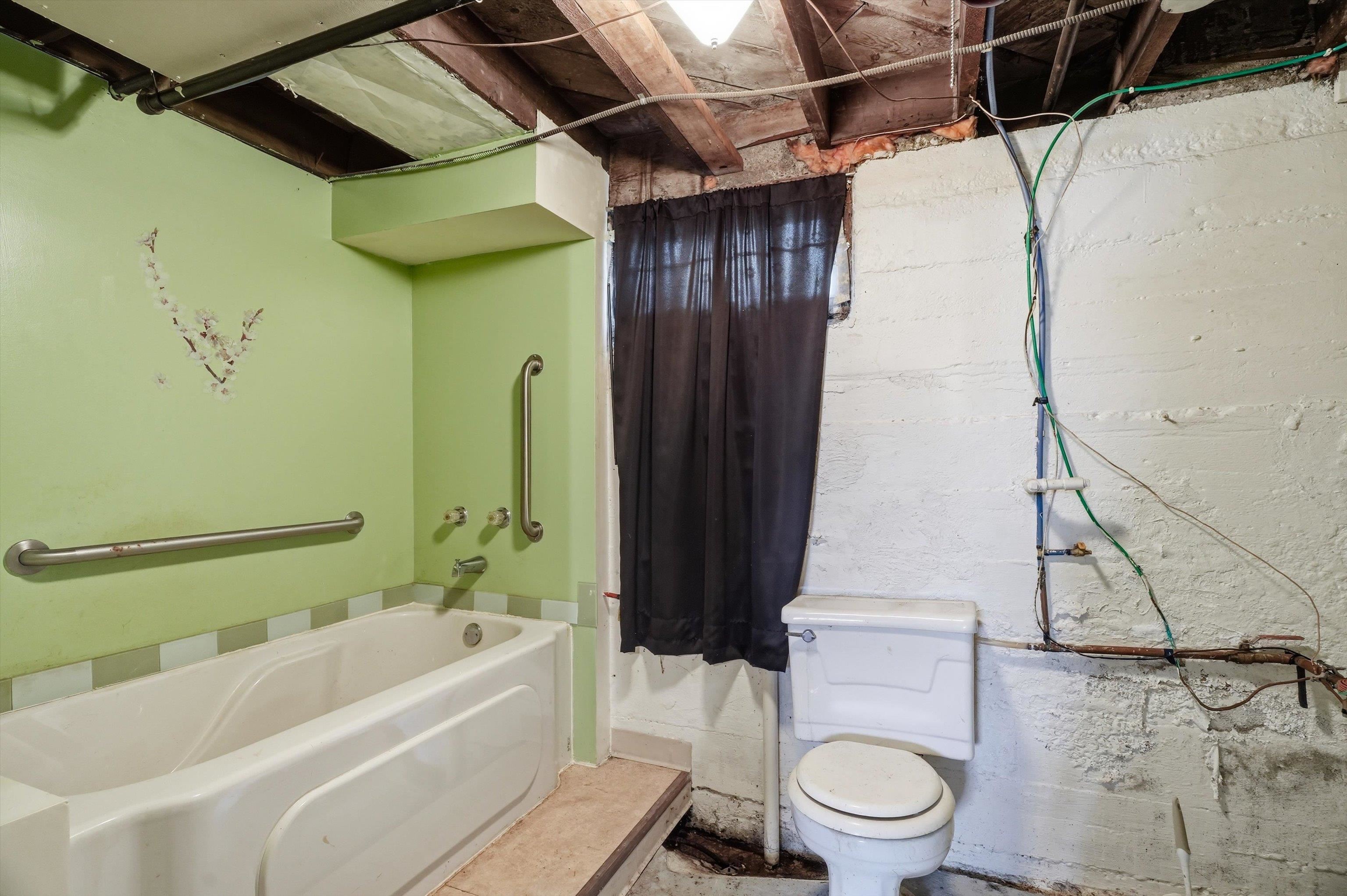607 W ARNOLD STREET, Marshfield, Wisconsin 54449-2545, 2 Bedrooms Bedrooms, ,1 BathroomBathrooms,Residential,For Sale,607 W ARNOLD STREET,22602377