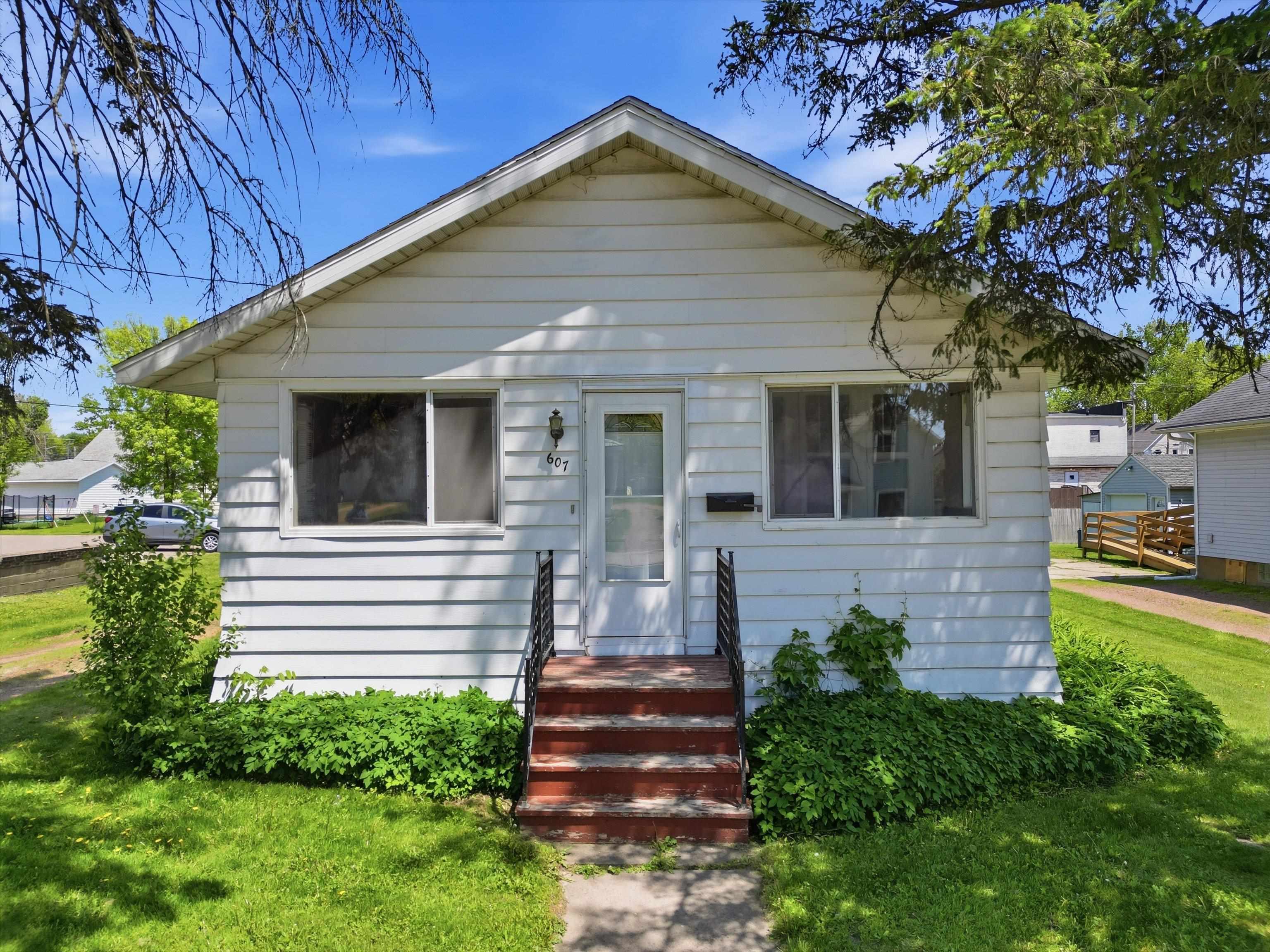 607 W ARNOLD STREET, Marshfield, Wisconsin 54449-2545, 2 Bedrooms Bedrooms, ,1 BathroomBathrooms,Residential,For Sale,607 W ARNOLD STREET,22602377