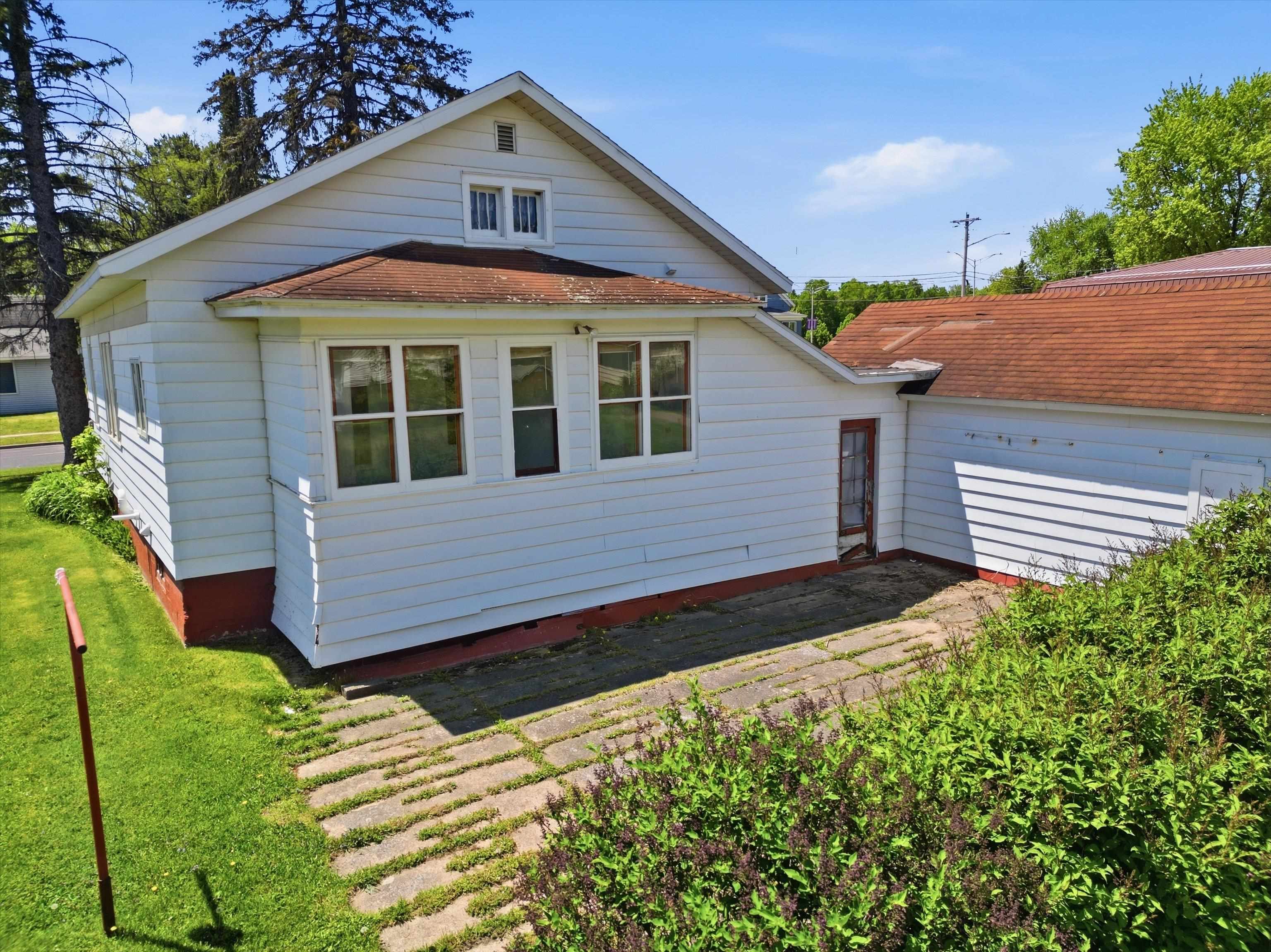 607 W ARNOLD STREET, Marshfield, Wisconsin 54449-2545, 2 Bedrooms Bedrooms, ,1 BathroomBathrooms,Residential,For Sale,607 W ARNOLD STREET,22602377