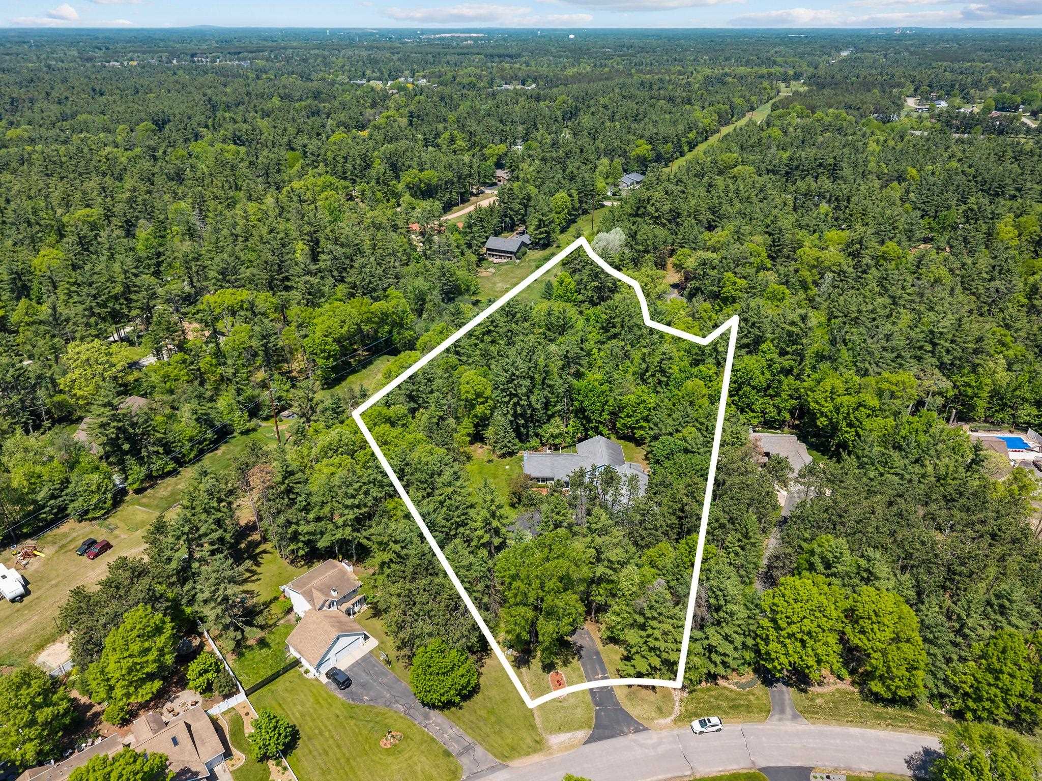 3731 NORTH VALLEY DRIVE, Wisconsin Rapids, Wisconsin 54494, 4 Bedrooms Bedrooms, ,3 BathroomsBathrooms,Residential,For Sale,3731 NORTH VALLEY DRIVE,22602383