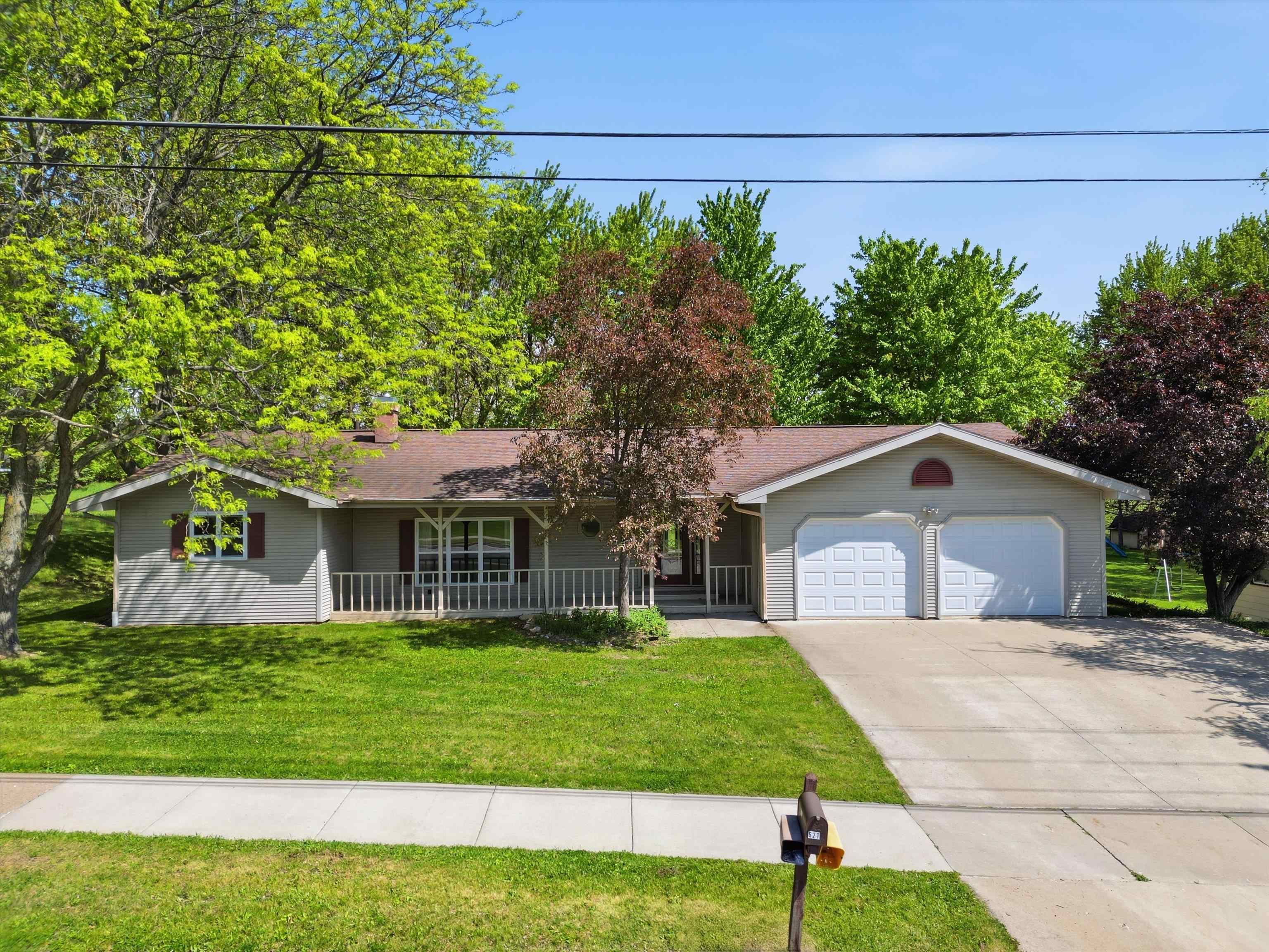 621 W UPHAM STREET, Marshfield, Wisconsin 54449, 3 Bedrooms Bedrooms, ,2 BathroomsBathrooms,Residential,For Sale,621 W UPHAM STREET,22602386