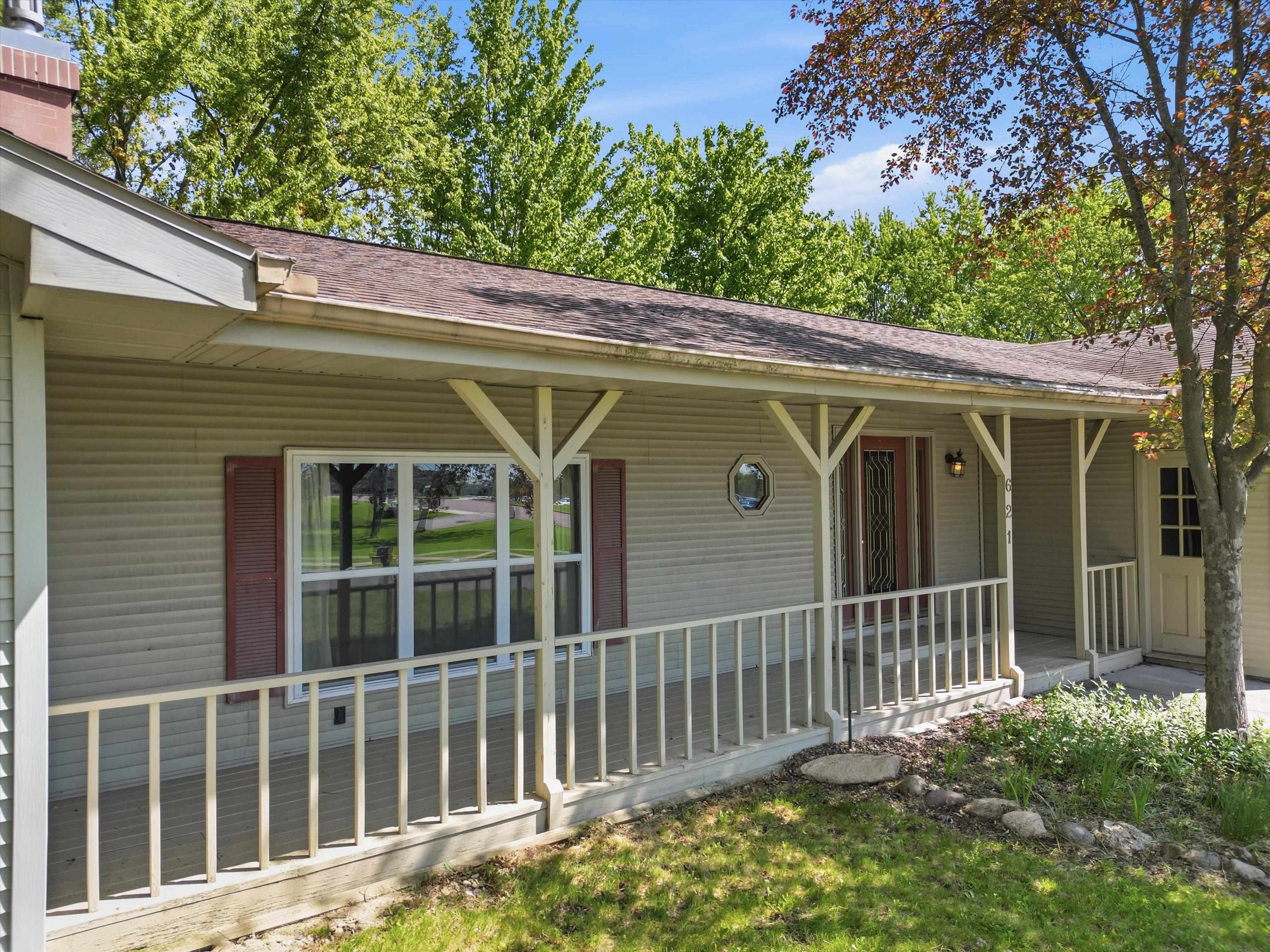 621 W UPHAM STREET, Marshfield, Wisconsin 54449, 3 Bedrooms Bedrooms, ,2 BathroomsBathrooms,Residential,For Sale,621 W UPHAM STREET,22602386