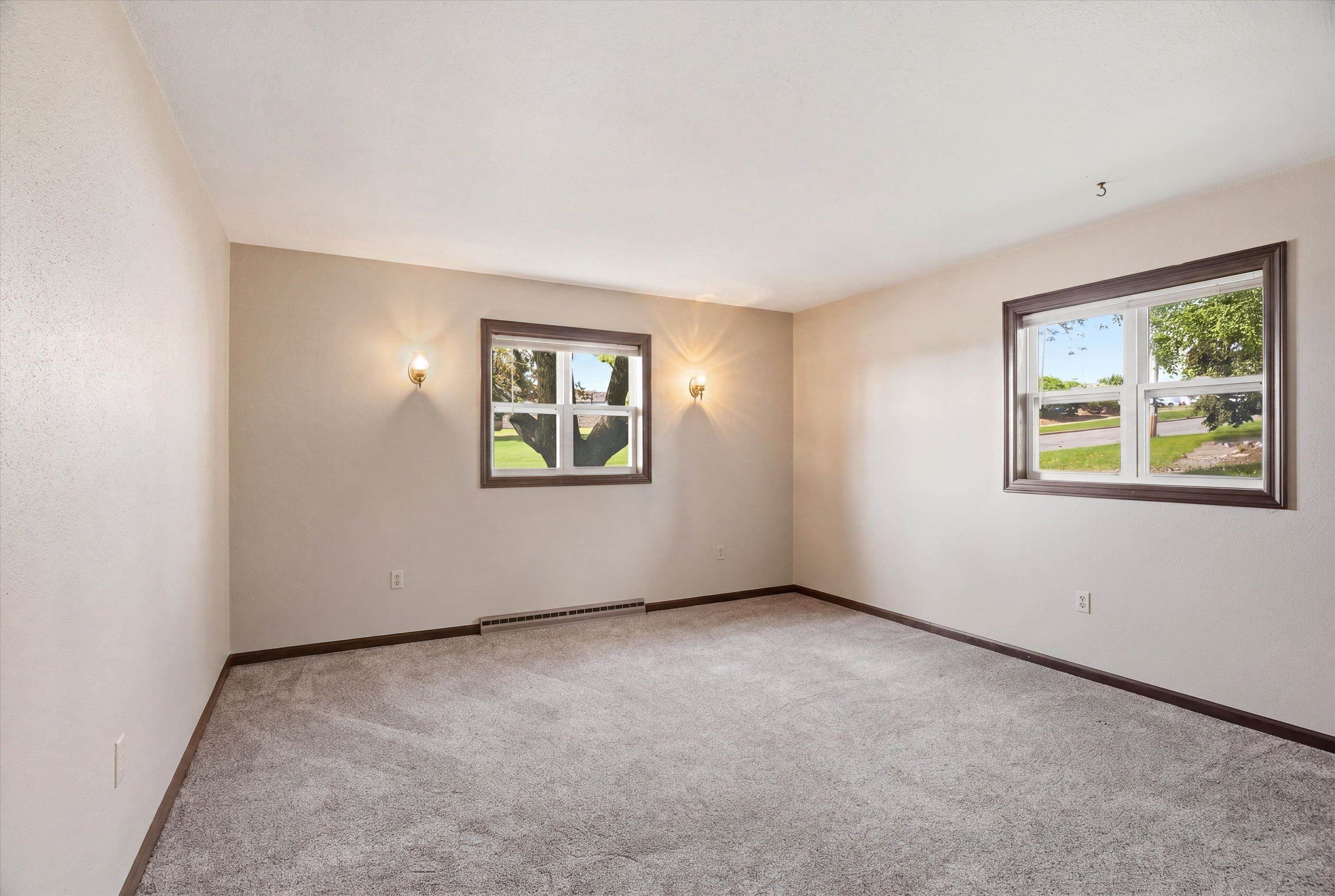 621 W UPHAM STREET, Marshfield, Wisconsin 54449, 3 Bedrooms Bedrooms, ,2 BathroomsBathrooms,Residential,For Sale,621 W UPHAM STREET,22602386