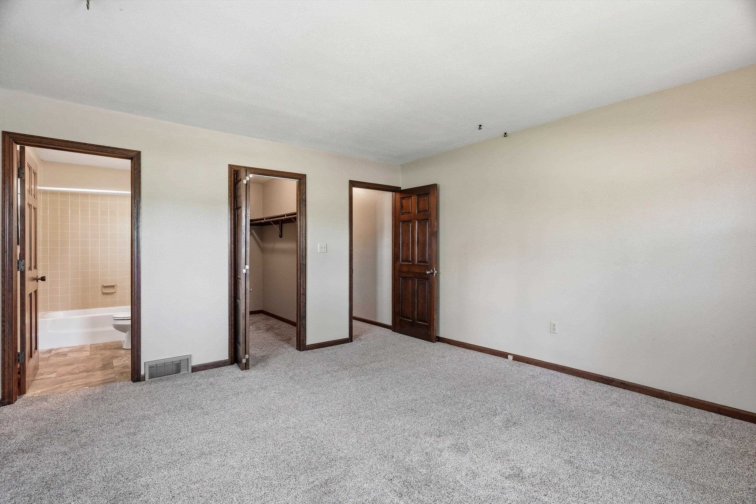 621 W UPHAM STREET, Marshfield, Wisconsin 54449, 3 Bedrooms Bedrooms, ,2 BathroomsBathrooms,Residential,For Sale,621 W UPHAM STREET,22602386