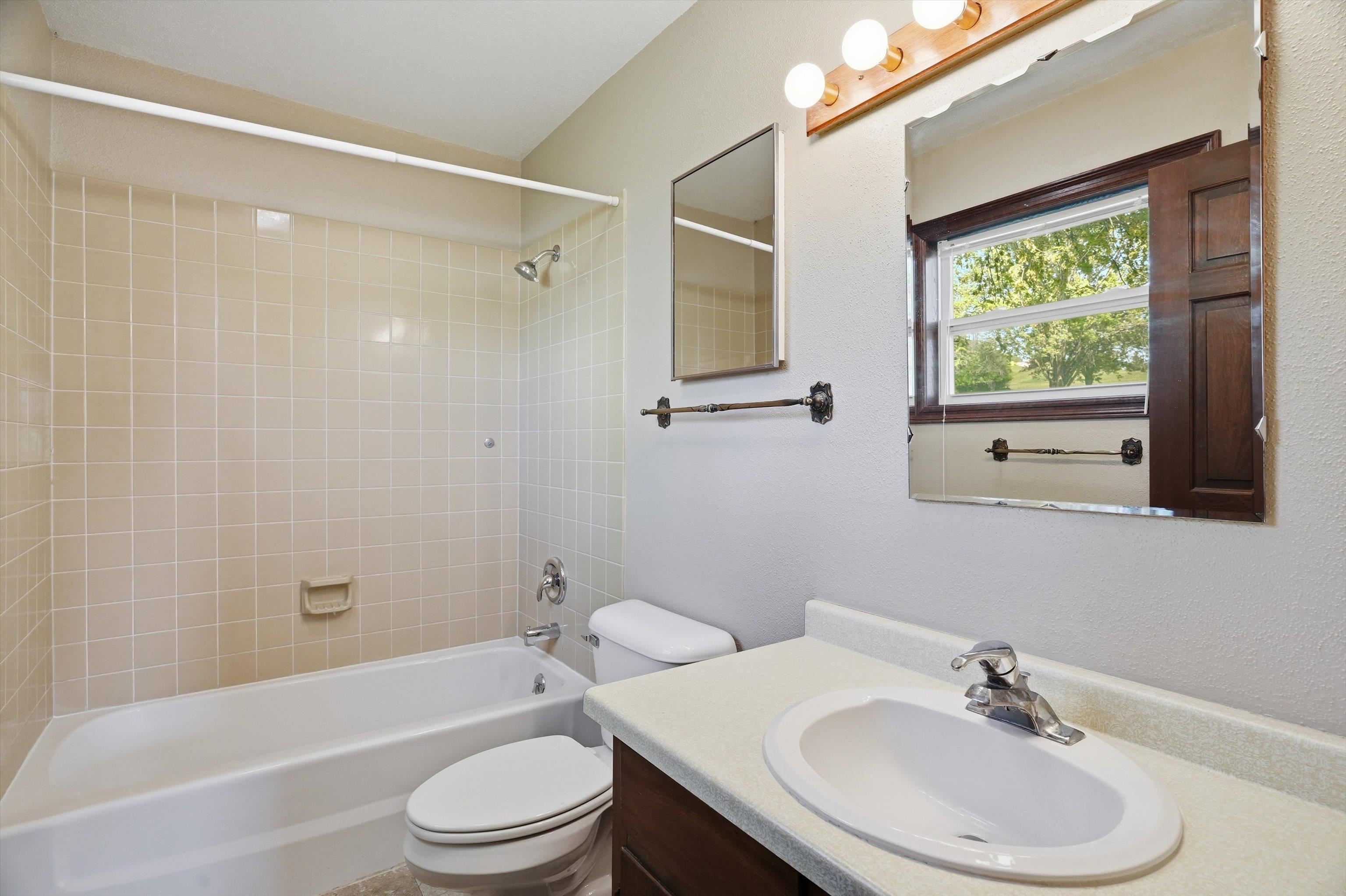 621 W UPHAM STREET, Marshfield, Wisconsin 54449, 3 Bedrooms Bedrooms, ,2 BathroomsBathrooms,Residential,For Sale,621 W UPHAM STREET,22602386