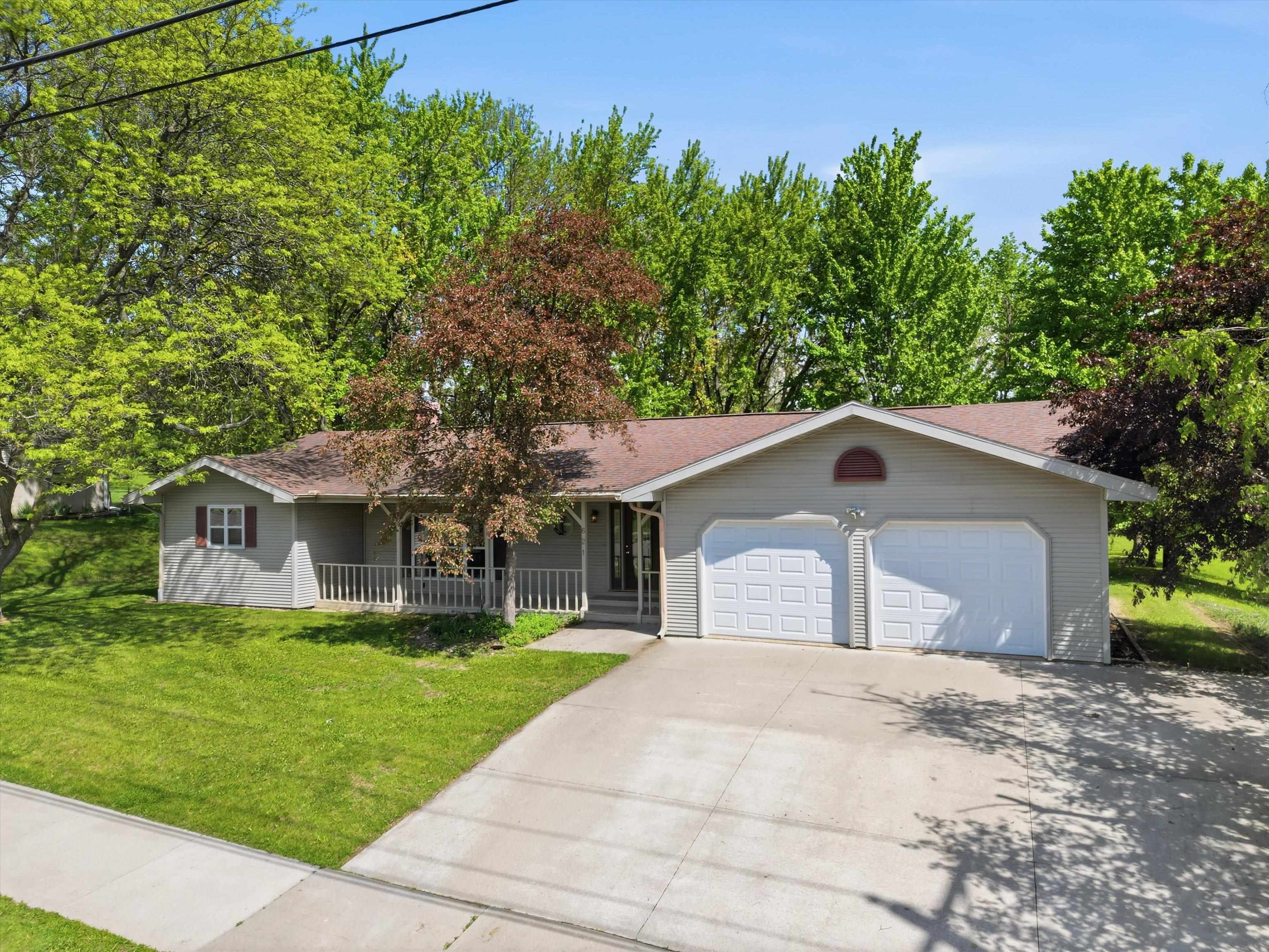621 W UPHAM STREET, Marshfield, Wisconsin 54449, 3 Bedrooms Bedrooms, ,2 BathroomsBathrooms,Residential,For Sale,621 W UPHAM STREET,22602386