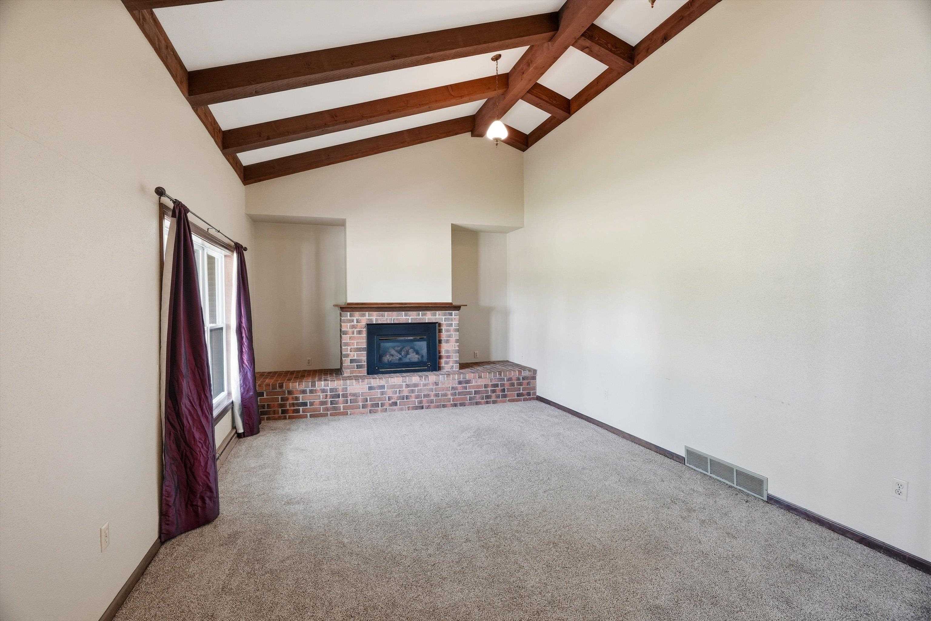 621 W UPHAM STREET, Marshfield, Wisconsin 54449, 3 Bedrooms Bedrooms, ,2 BathroomsBathrooms,Residential,For Sale,621 W UPHAM STREET,22602386