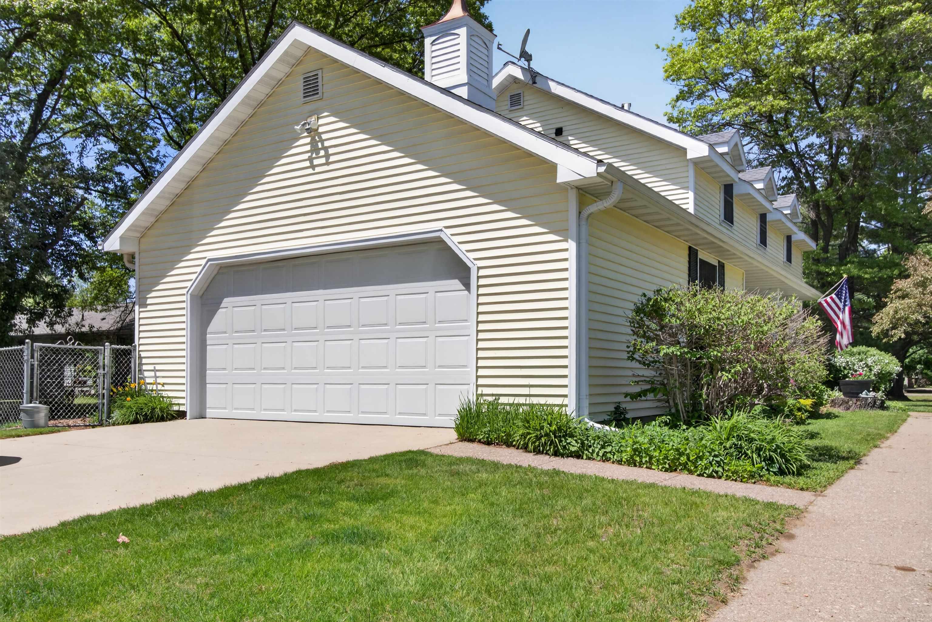 4610 WHIP-OR-WILL LANE, Wisconsin Rapids, Wisconsin 54494, 4 Bedrooms Bedrooms, ,2 BathroomsBathrooms,Residential,For Sale,4610 WHIP-OR-WILL LANE,22602388
