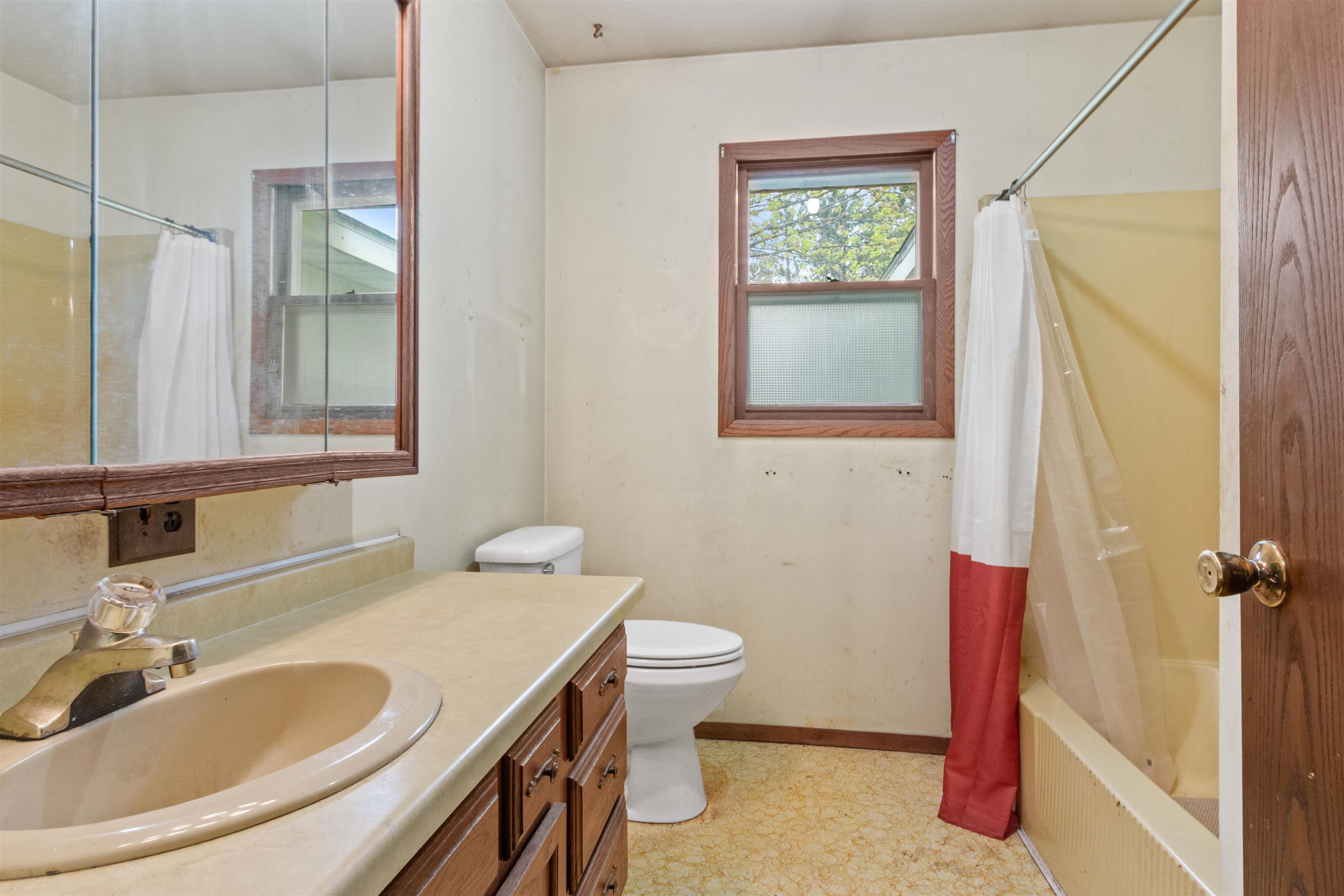8130 52ND STREET SOUTH, Wisconsin Rapids, Wisconsin 54494, 3 Bedrooms Bedrooms, ,1 BathroomBathrooms,Residential,For Sale,8130 52ND STREET SOUTH,22602389