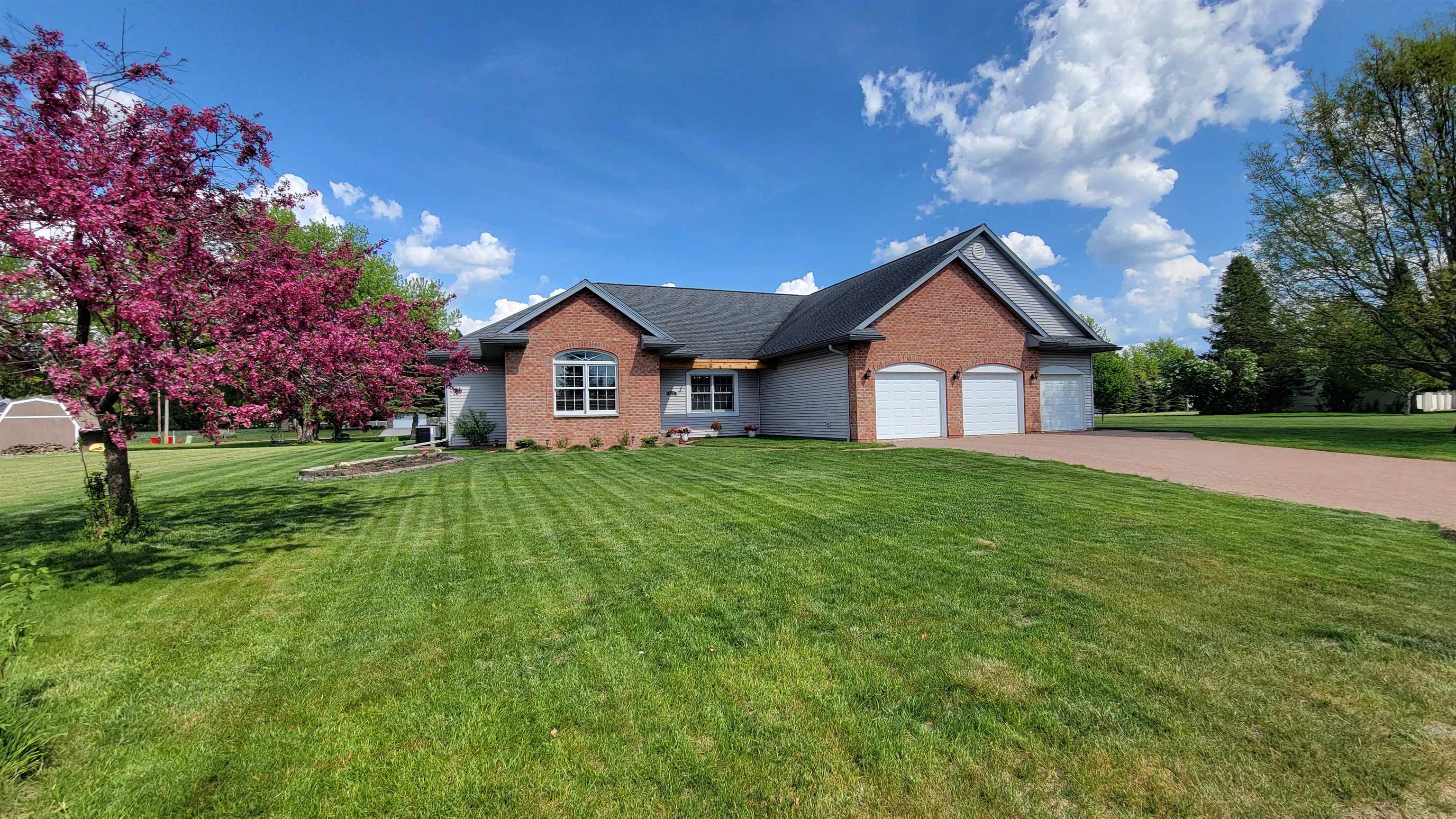 635 LAURISA LANE, Antigo, Wisconsin 54409, 3 Bedrooms Bedrooms, ,2 BathroomsBathrooms,Residential,For Sale,635 LAURISA LANE,22602394