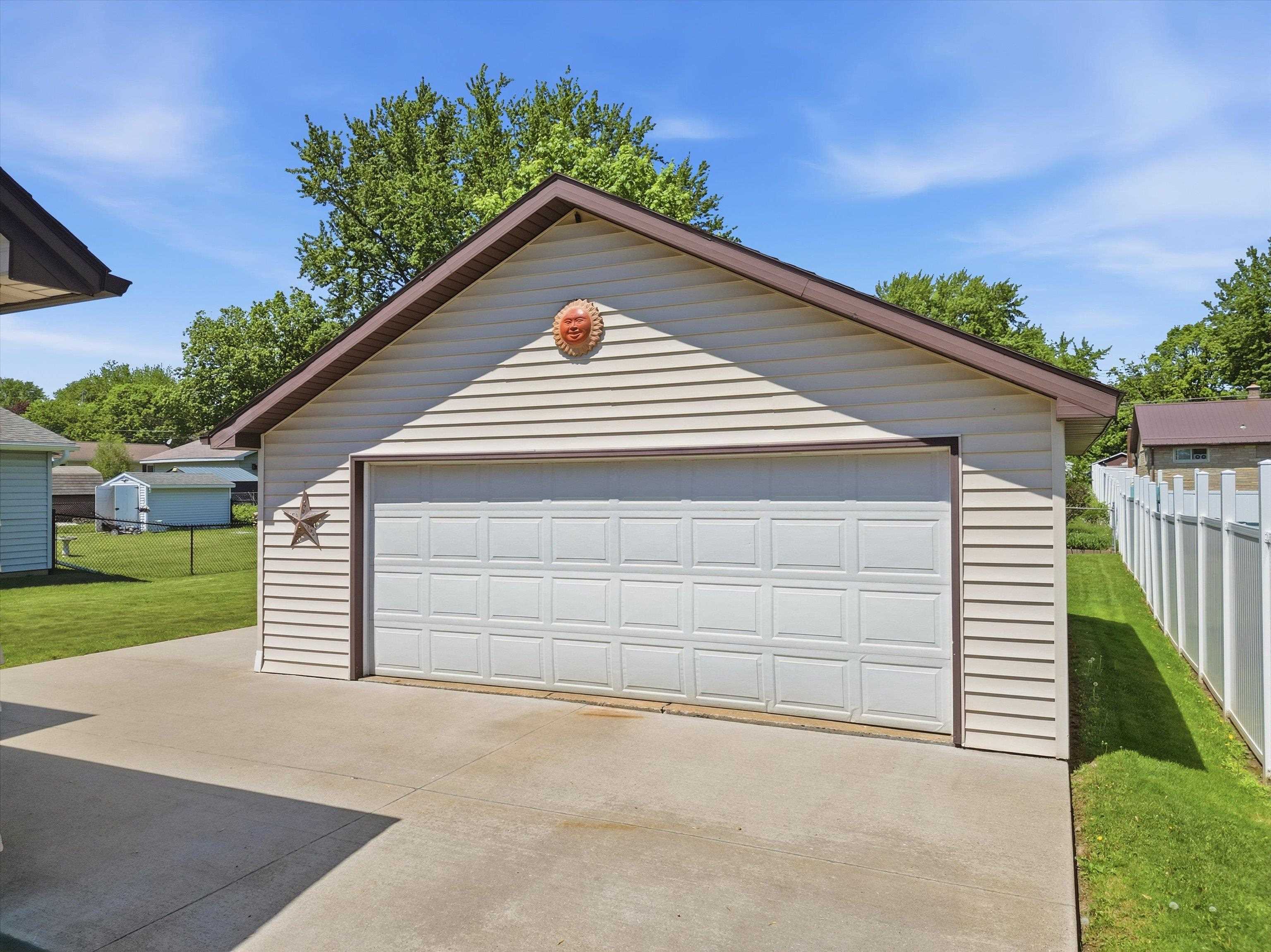 311 W IVES STREET, Marshfield, Wisconsin 54449, 4 Bedrooms Bedrooms, ,1 BathroomBathrooms,Residential,For Sale,311 W IVES STREET,22602396