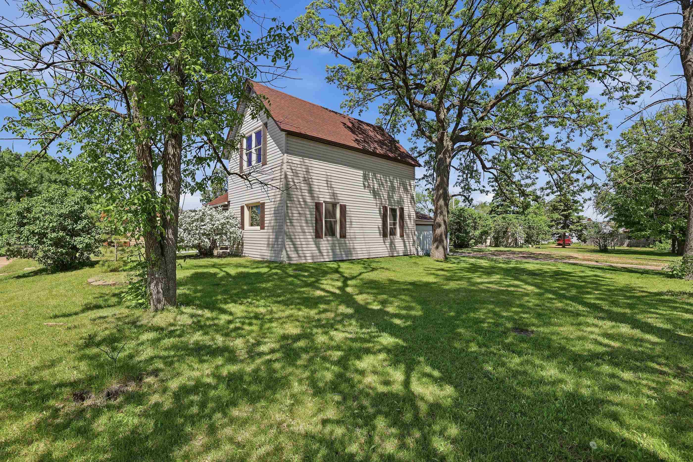 2341 ILLINOIS AVENUE, Stevens Point, Wisconsin 54481, 3 Bedrooms Bedrooms, ,1 BathroomBathrooms,Residential,For Sale,2341 ILLINOIS AVENUE,22602400