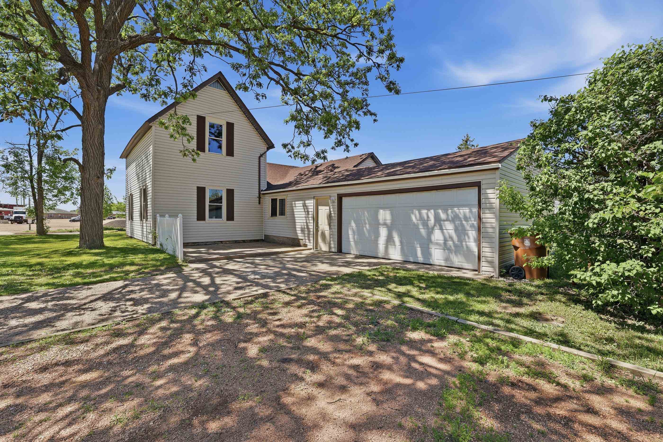 2341 ILLINOIS AVENUE, Stevens Point, Wisconsin 54481, 3 Bedrooms Bedrooms, ,1 BathroomBathrooms,Residential,For Sale,2341 ILLINOIS AVENUE,22602400