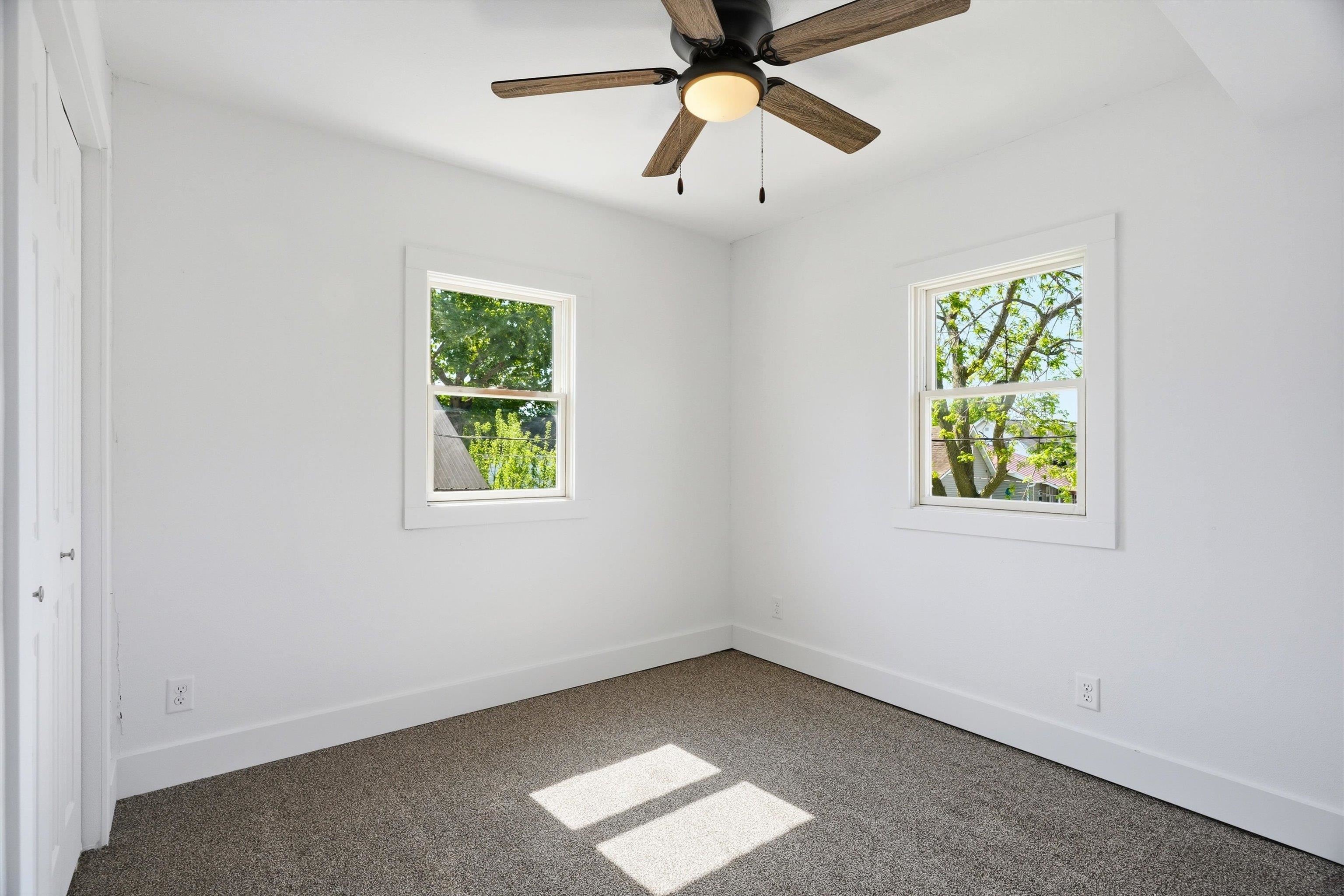208 E 4TH STREET, Marshfield, Wisconsin 54449, 6 Bedrooms Bedrooms, ,3 BathroomsBathrooms,Residential,For Sale,208 E 4TH STREET,22602402