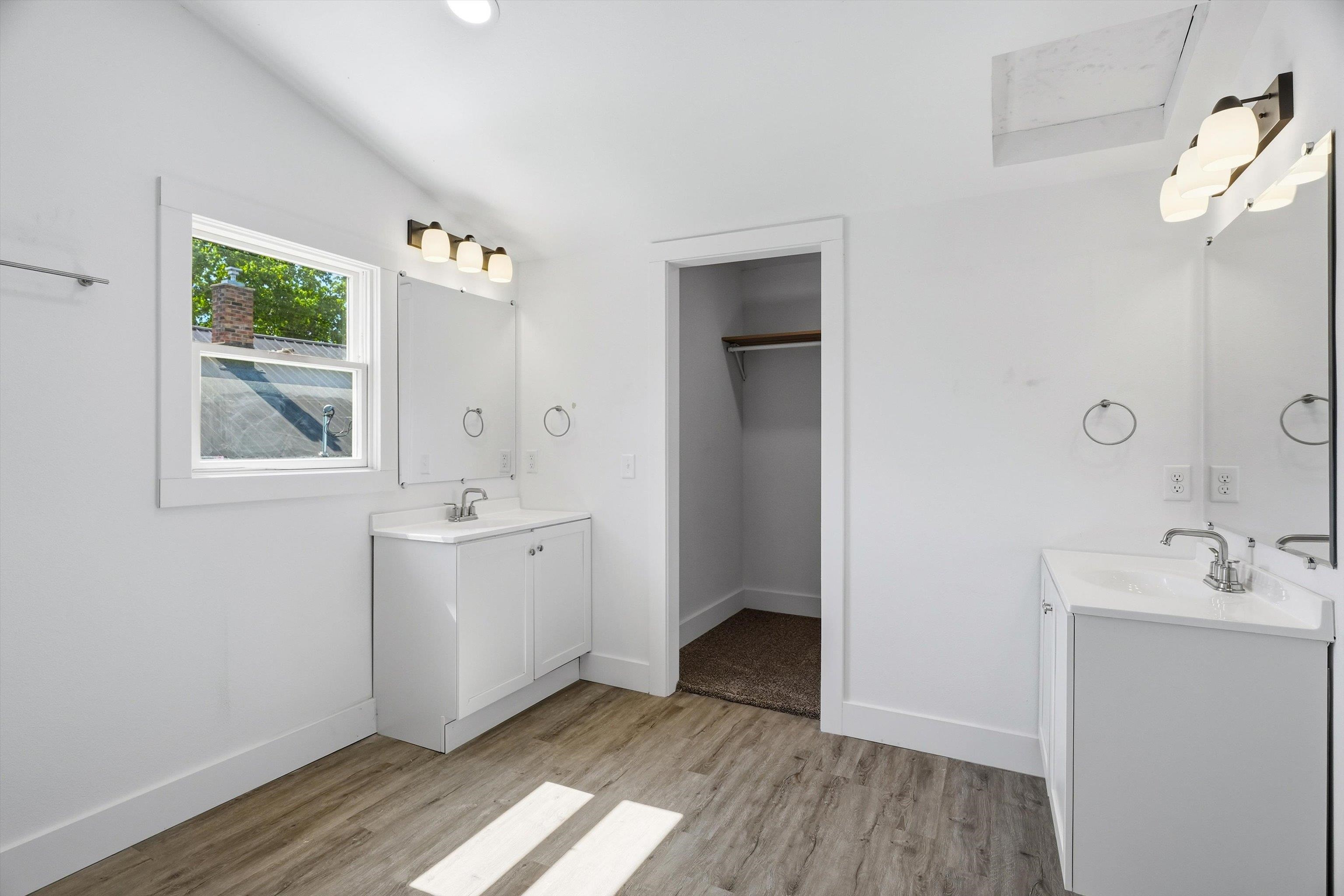208 E 4TH STREET, Marshfield, Wisconsin 54449, 6 Bedrooms Bedrooms, ,3 BathroomsBathrooms,Residential,For Sale,208 E 4TH STREET,22602402