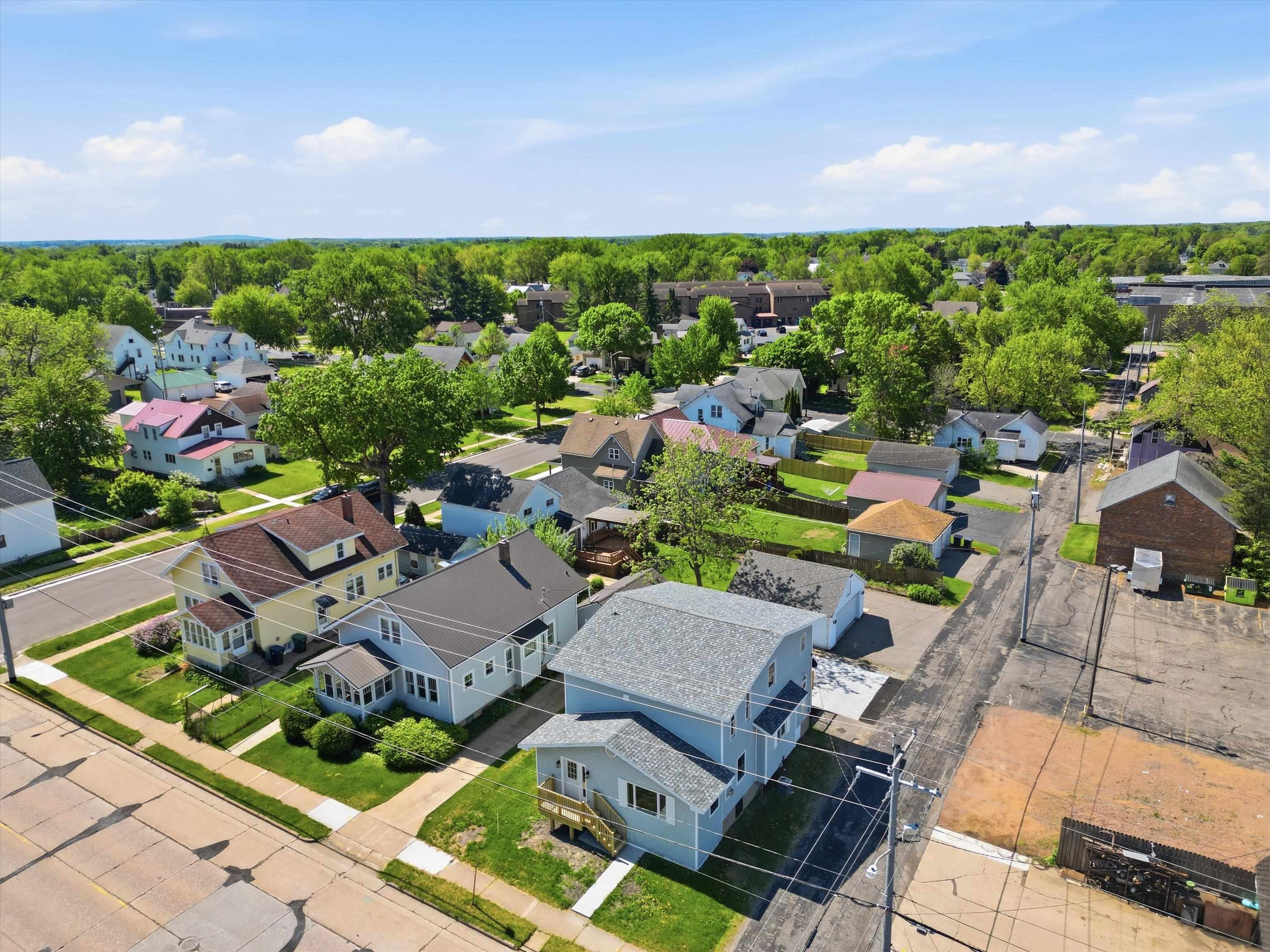 208 E 4TH STREET, Marshfield, Wisconsin 54449, 6 Bedrooms Bedrooms, ,3 BathroomsBathrooms,Residential,For Sale,208 E 4TH STREET,22602402