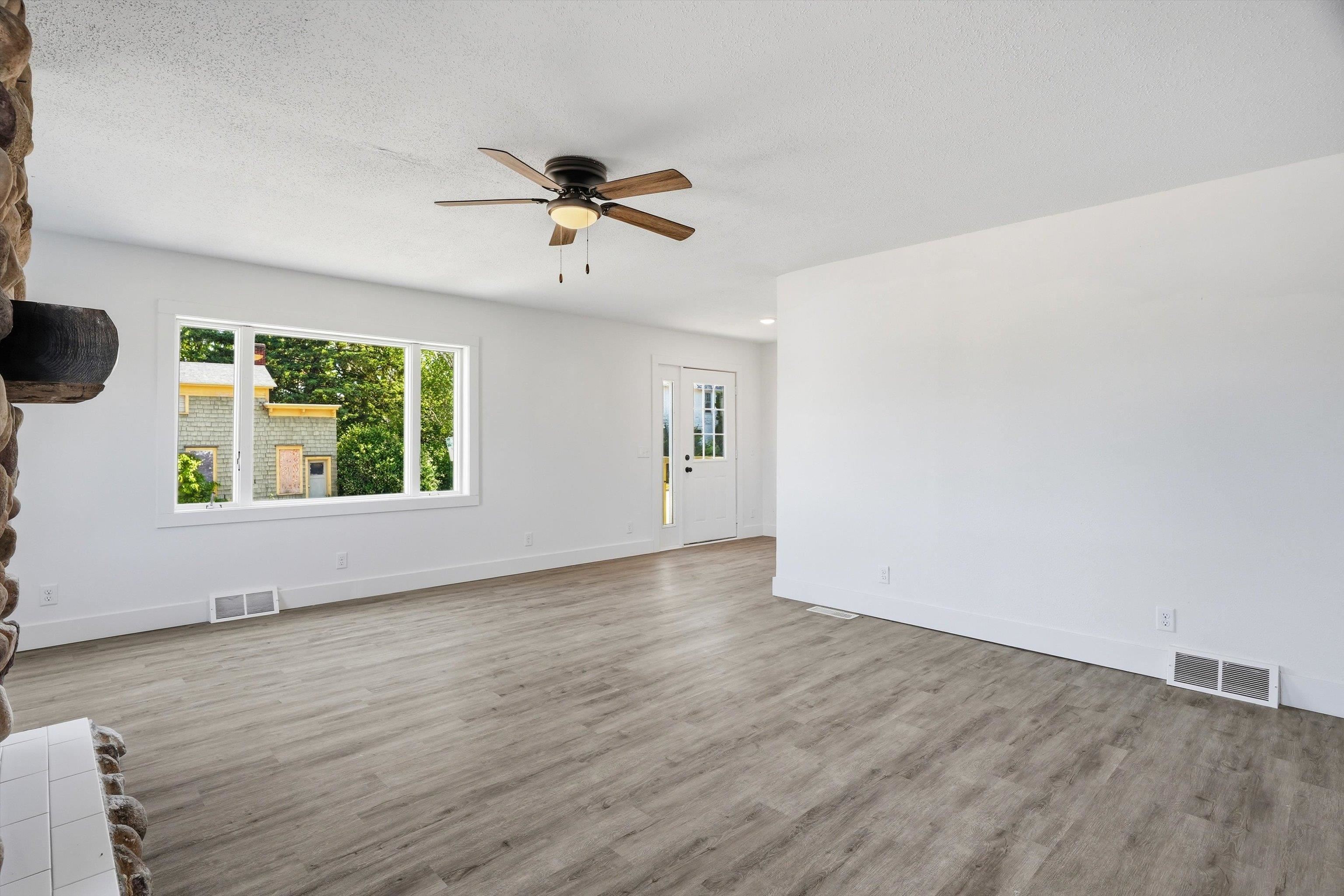 208 E 4TH STREET, Marshfield, Wisconsin 54449, 6 Bedrooms Bedrooms, ,3 BathroomsBathrooms,Residential,For Sale,208 E 4TH STREET,22602402