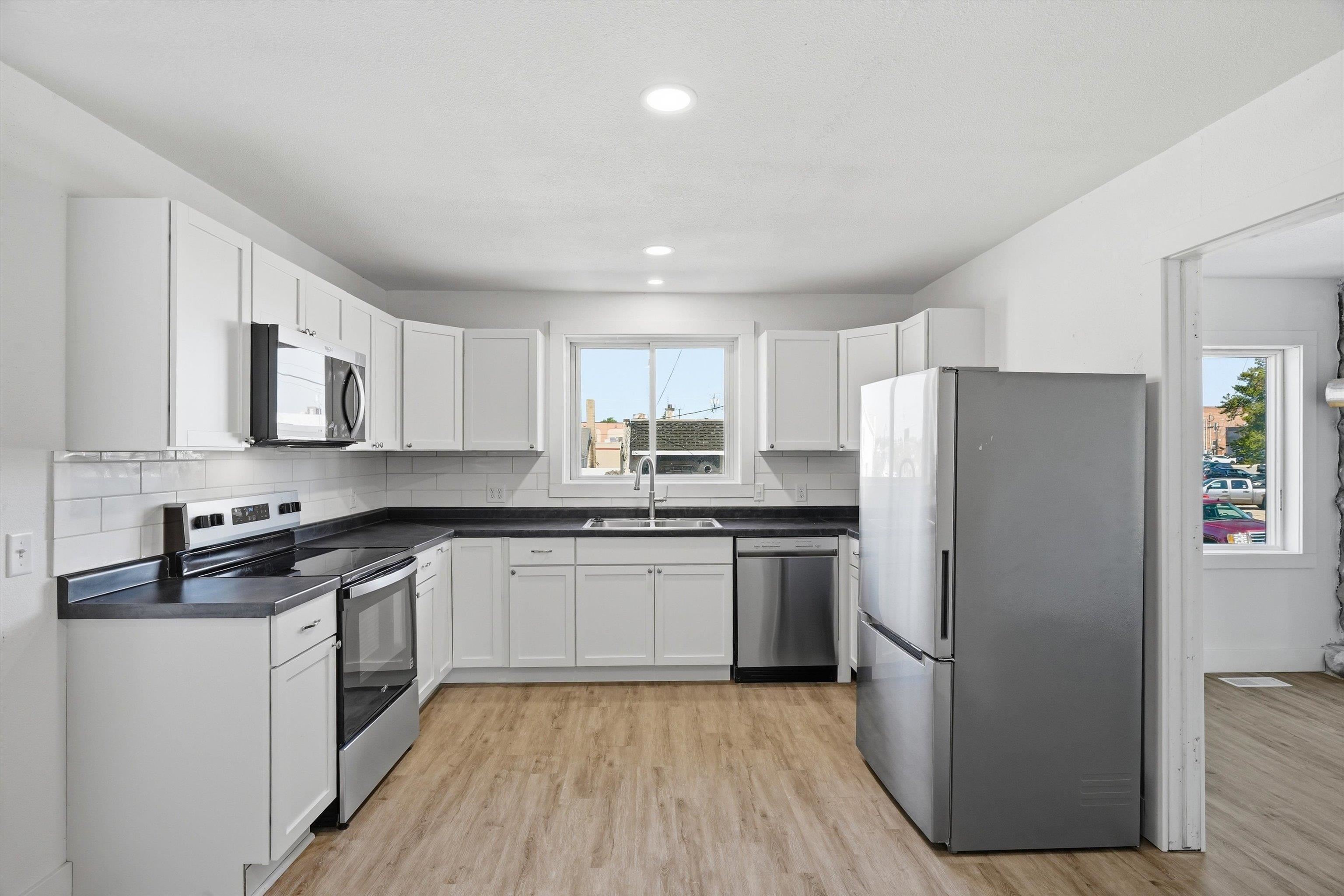 208 E 4TH STREET, Marshfield, Wisconsin 54449, 6 Bedrooms Bedrooms, ,3 BathroomsBathrooms,Residential,For Sale,208 E 4TH STREET,22602402