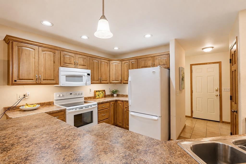 5321 FOX RUN DRIVE, Wisconsin Rapids, Wisconsin 54494, 4 Bedrooms Bedrooms, ,3 BathroomsBathrooms,Residential,For Sale,5321 FOX RUN DRIVE,22602412