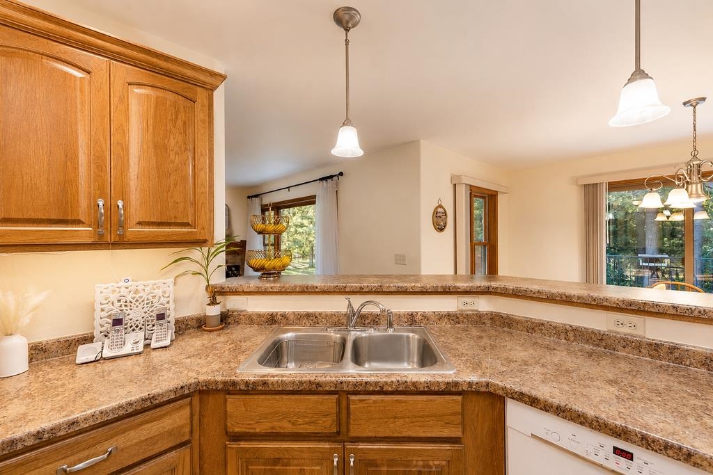 5321 FOX RUN DRIVE, Wisconsin Rapids, Wisconsin 54494, 4 Bedrooms Bedrooms, ,3 BathroomsBathrooms,Residential,For Sale,5321 FOX RUN DRIVE,22602412