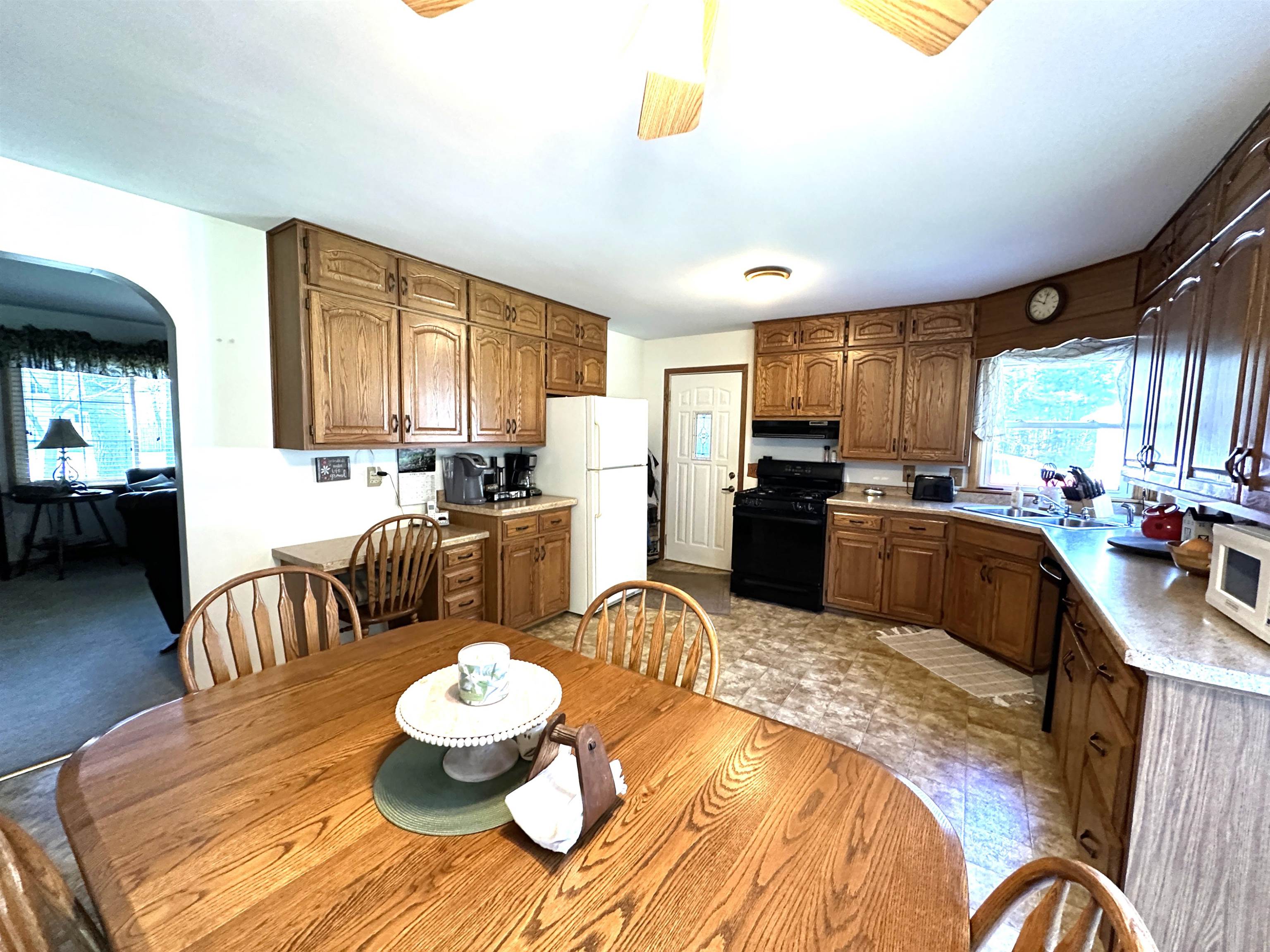 4011 GRIFFITH AVENUE, Wisconsin Rapids, Wisconsin 54494, 5 Bedrooms Bedrooms, ,1 BathroomBathrooms,Residential,For Sale,4011 GRIFFITH AVENUE,22602419