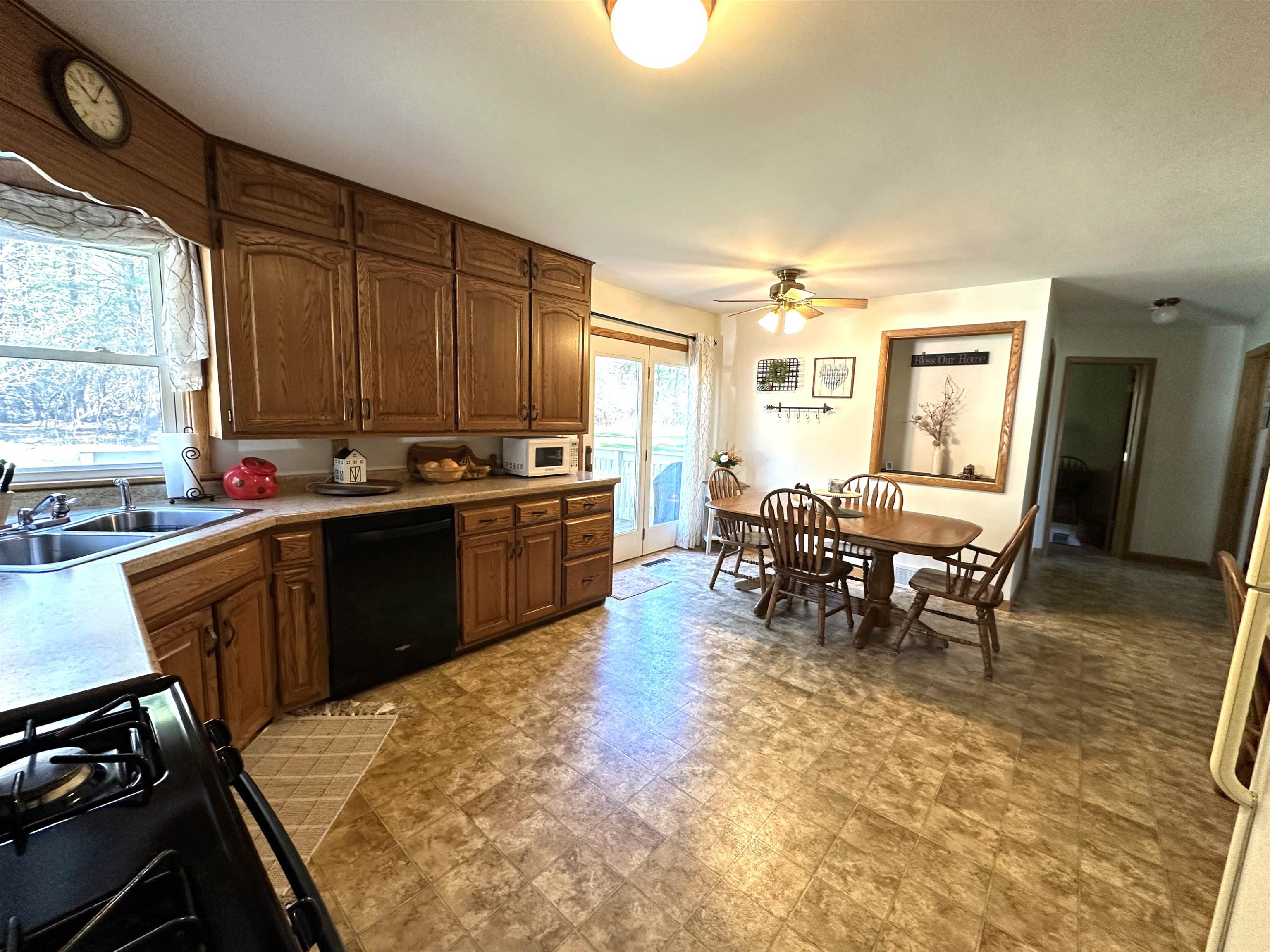 4011 GRIFFITH AVENUE, Wisconsin Rapids, Wisconsin 54494, 5 Bedrooms Bedrooms, ,1 BathroomBathrooms,Residential,For Sale,4011 GRIFFITH AVENUE,22602419