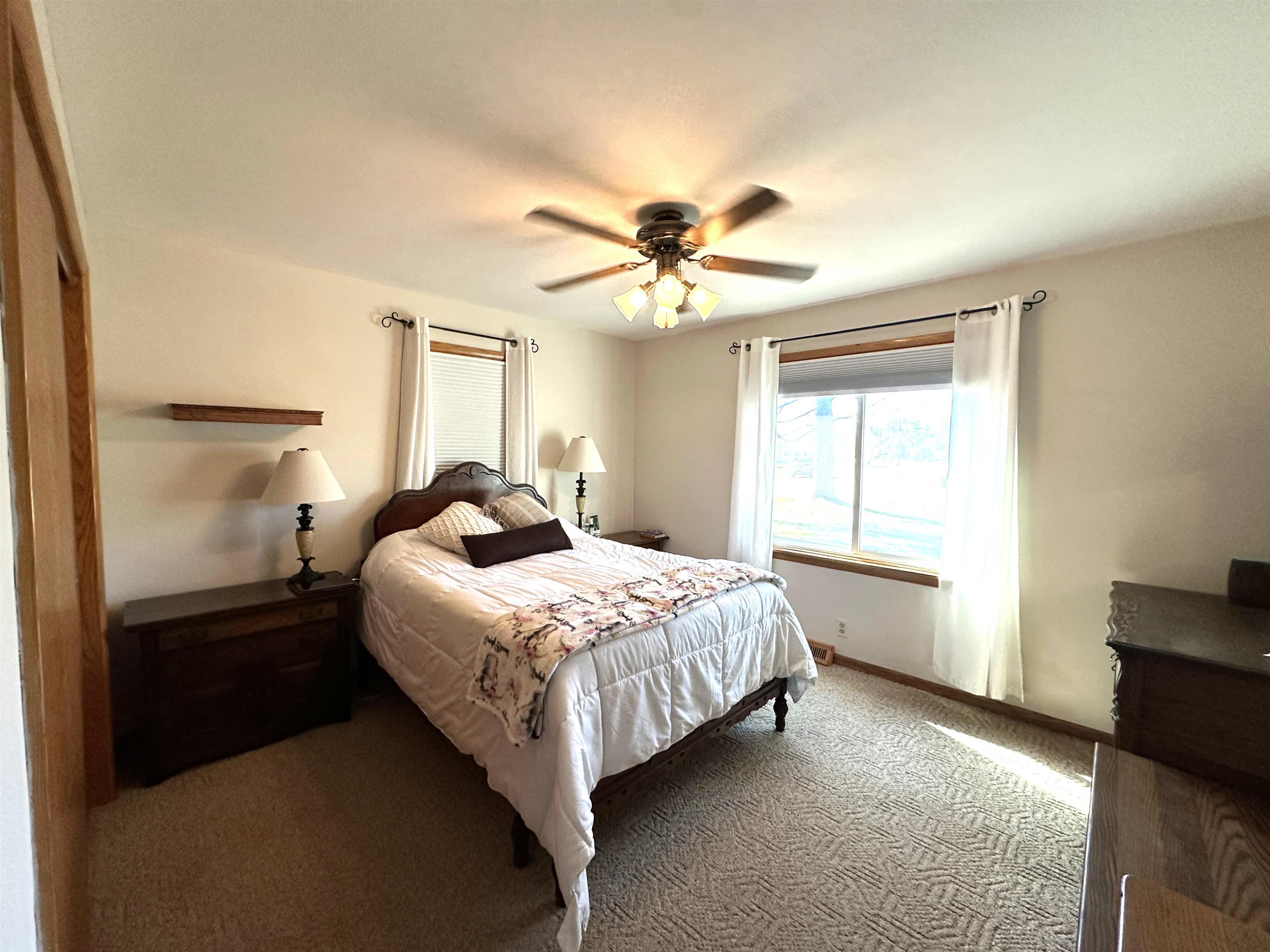 4011 GRIFFITH AVENUE, Wisconsin Rapids, Wisconsin 54494, 5 Bedrooms Bedrooms, ,1 BathroomBathrooms,Residential,For Sale,4011 GRIFFITH AVENUE,22602419