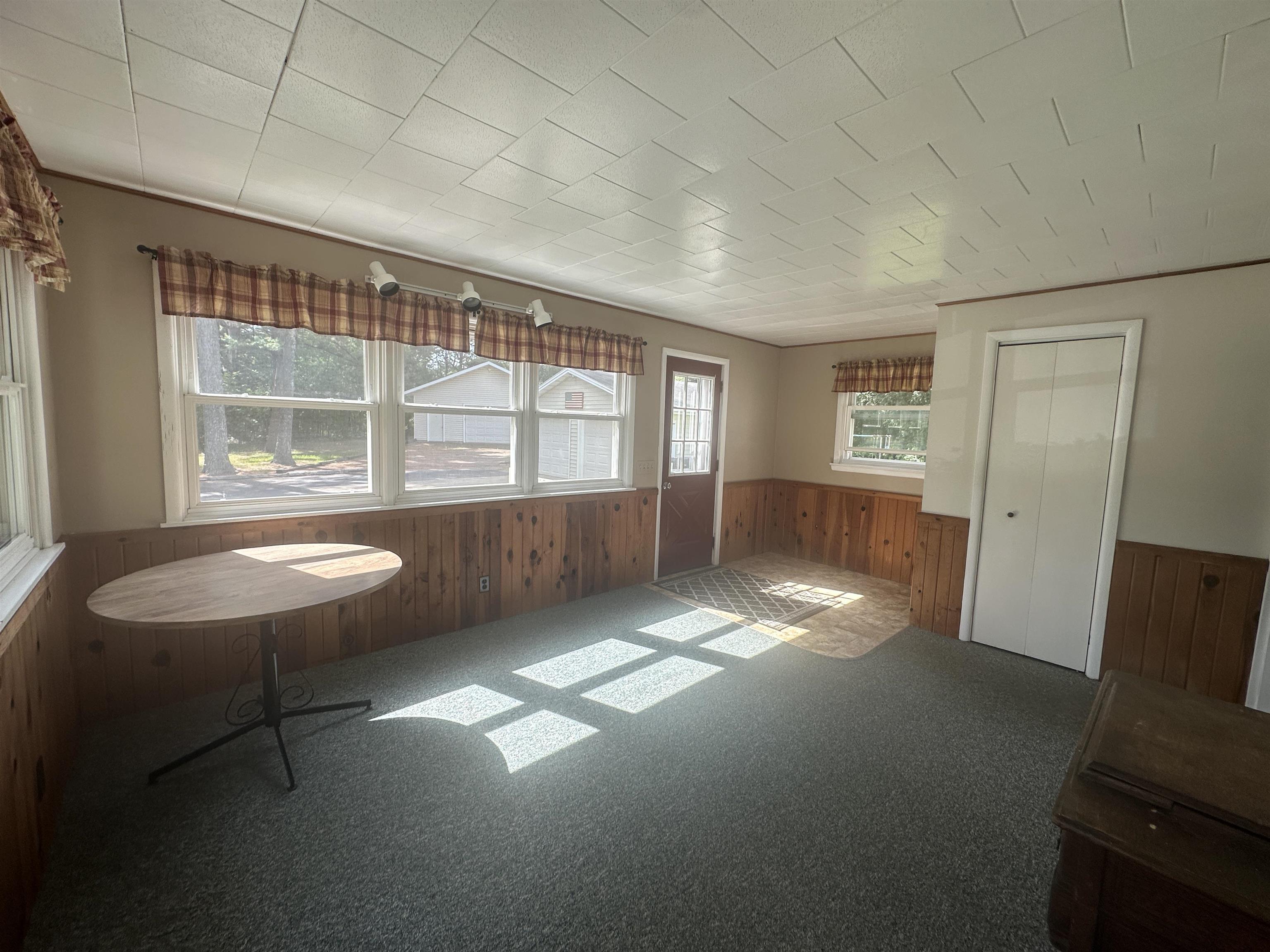 4011 GRIFFITH AVENUE, Wisconsin Rapids, Wisconsin 54494, 5 Bedrooms Bedrooms, ,1 BathroomBathrooms,Residential,For Sale,4011 GRIFFITH AVENUE,22602419