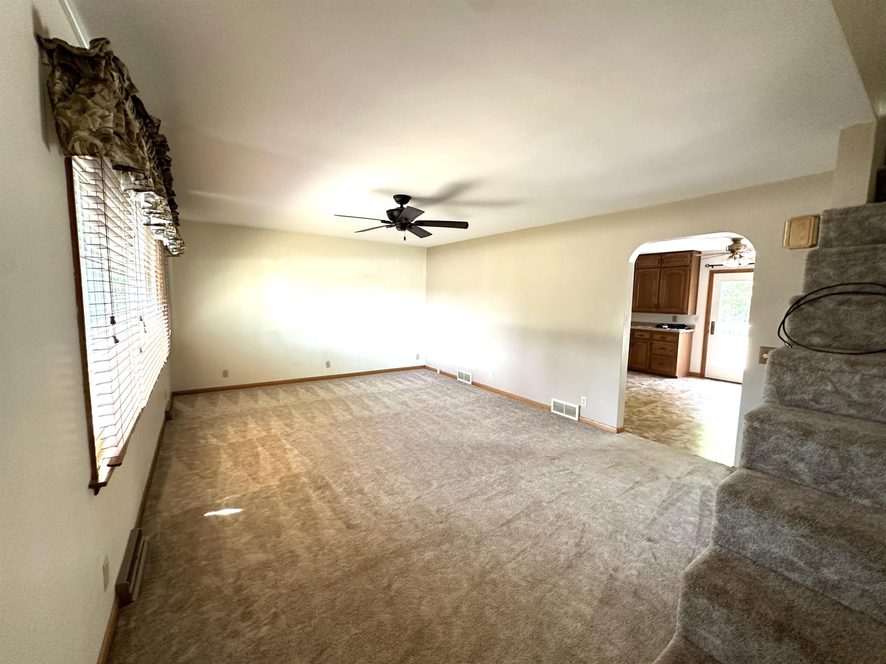 4011 GRIFFITH AVENUE, Wisconsin Rapids, Wisconsin 54494, 5 Bedrooms Bedrooms, ,1 BathroomBathrooms,Residential,For Sale,4011 GRIFFITH AVENUE,22602419
