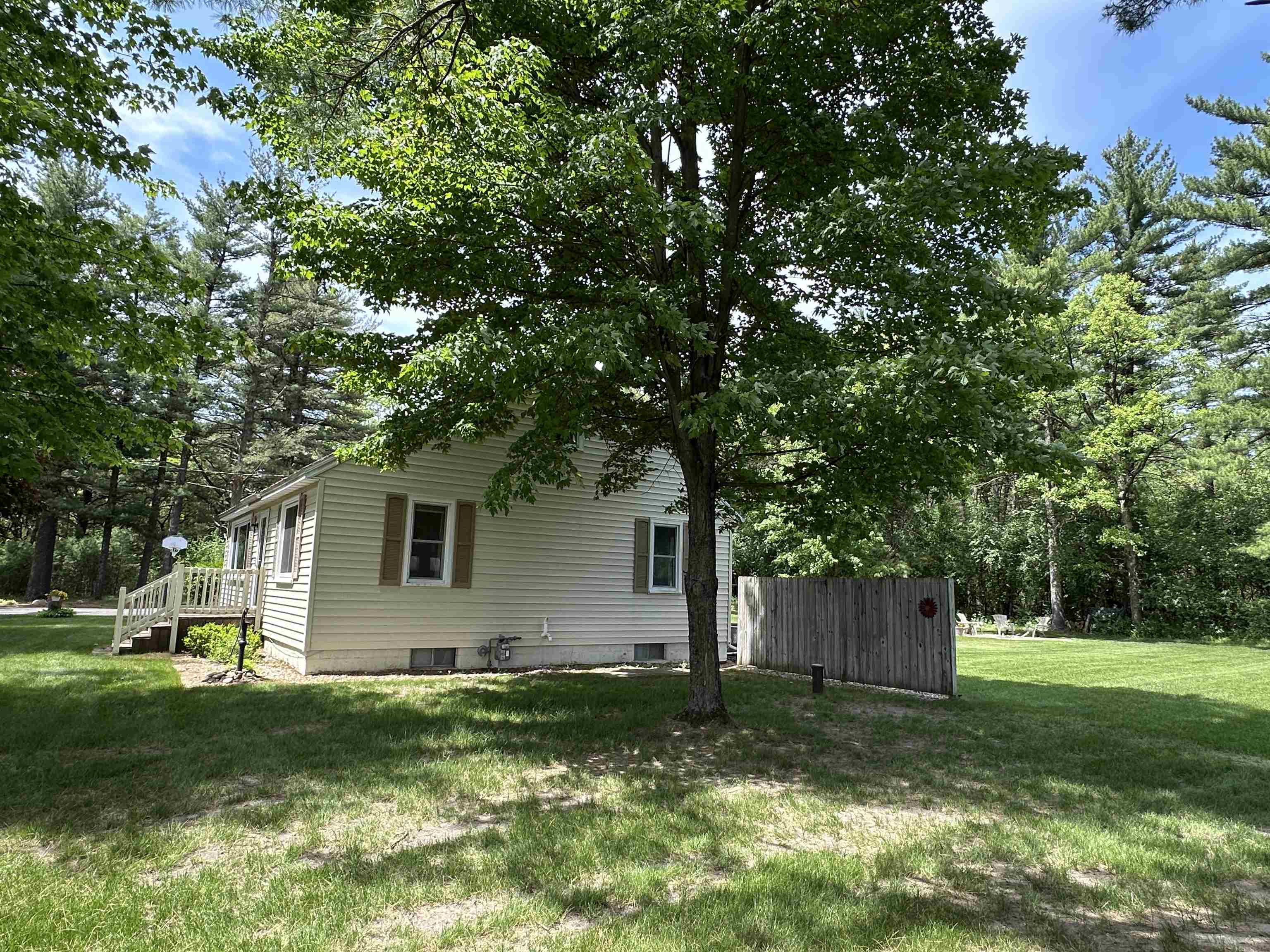 4011 GRIFFITH AVENUE, Wisconsin Rapids, Wisconsin 54494, 5 Bedrooms Bedrooms, ,1 BathroomBathrooms,Residential,For Sale,4011 GRIFFITH AVENUE,22602419
