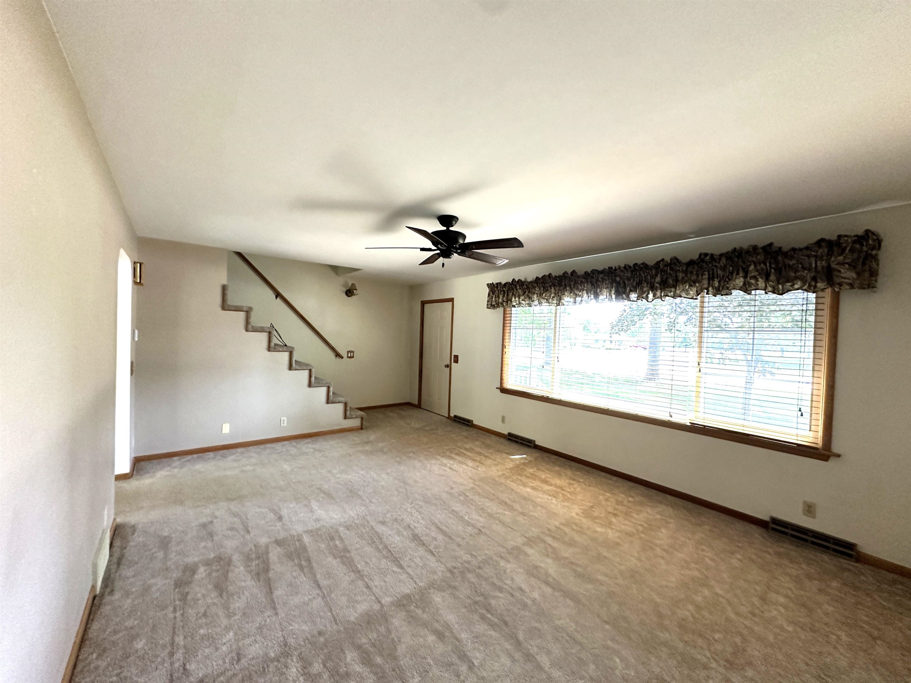 4011 GRIFFITH AVENUE, Wisconsin Rapids, Wisconsin 54494, 5 Bedrooms Bedrooms, ,1 BathroomBathrooms,Residential,For Sale,4011 GRIFFITH AVENUE,22602419