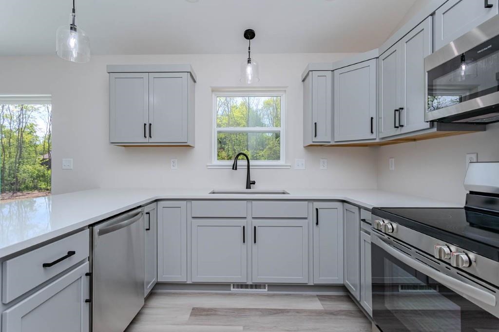 621 Amberwood Way, Plover, Wisconsin 54467, 3 Bedrooms Bedrooms, ,2 BathroomsBathrooms,Residential,For Sale,621 Amberwood Way,22602424