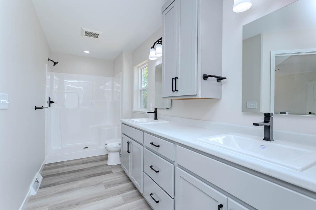 621 Amberwood Way, Plover, Wisconsin 54467, 3 Bedrooms Bedrooms, ,2 BathroomsBathrooms,Residential,For Sale,621 Amberwood Way,22602424