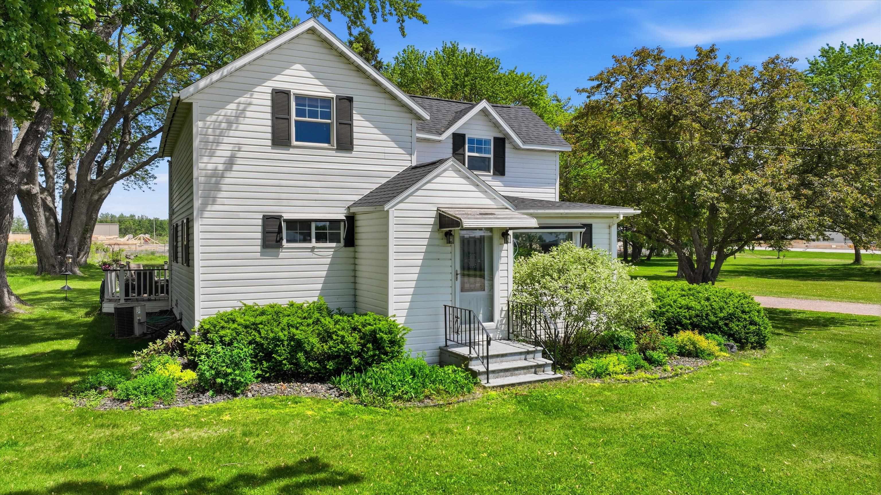 1811 E 4TH STREET, Marshfield, Wisconsin 54449, 3 Bedrooms Bedrooms, ,2 BathroomsBathrooms,Residential,For Sale,1811 E 4TH STREET,22602435