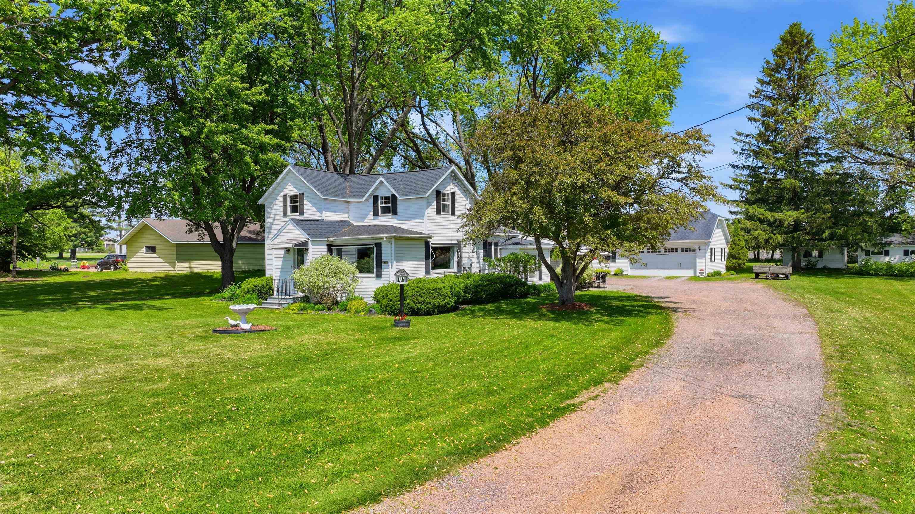 1811 E 4TH STREET, Marshfield, Wisconsin 54449, 3 Bedrooms Bedrooms, ,2 BathroomsBathrooms,Residential,For Sale,1811 E 4TH STREET,22602435