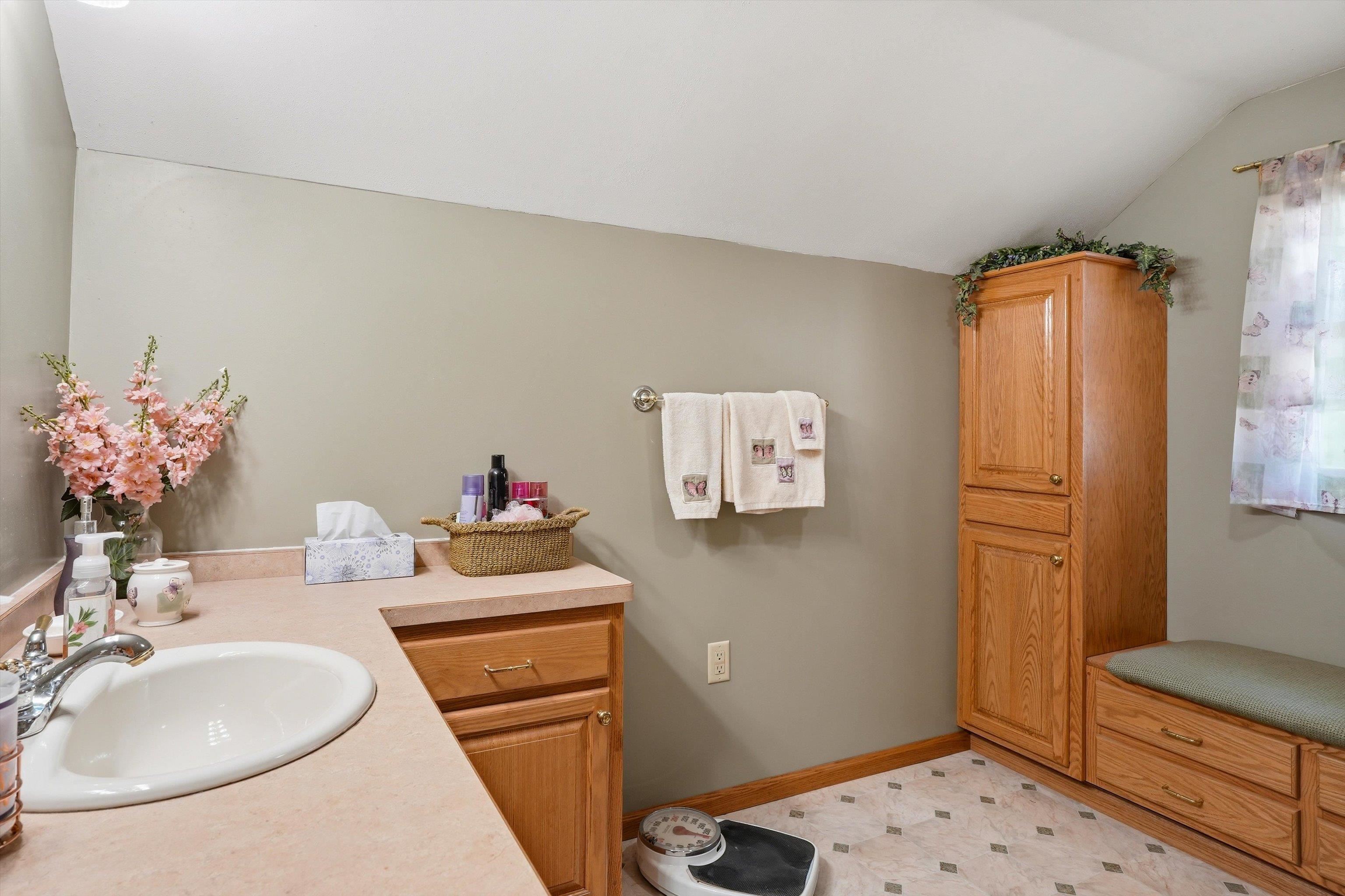 1811 E 4TH STREET, Marshfield, Wisconsin 54449, 3 Bedrooms Bedrooms, ,2 BathroomsBathrooms,Residential,For Sale,1811 E 4TH STREET,22602435