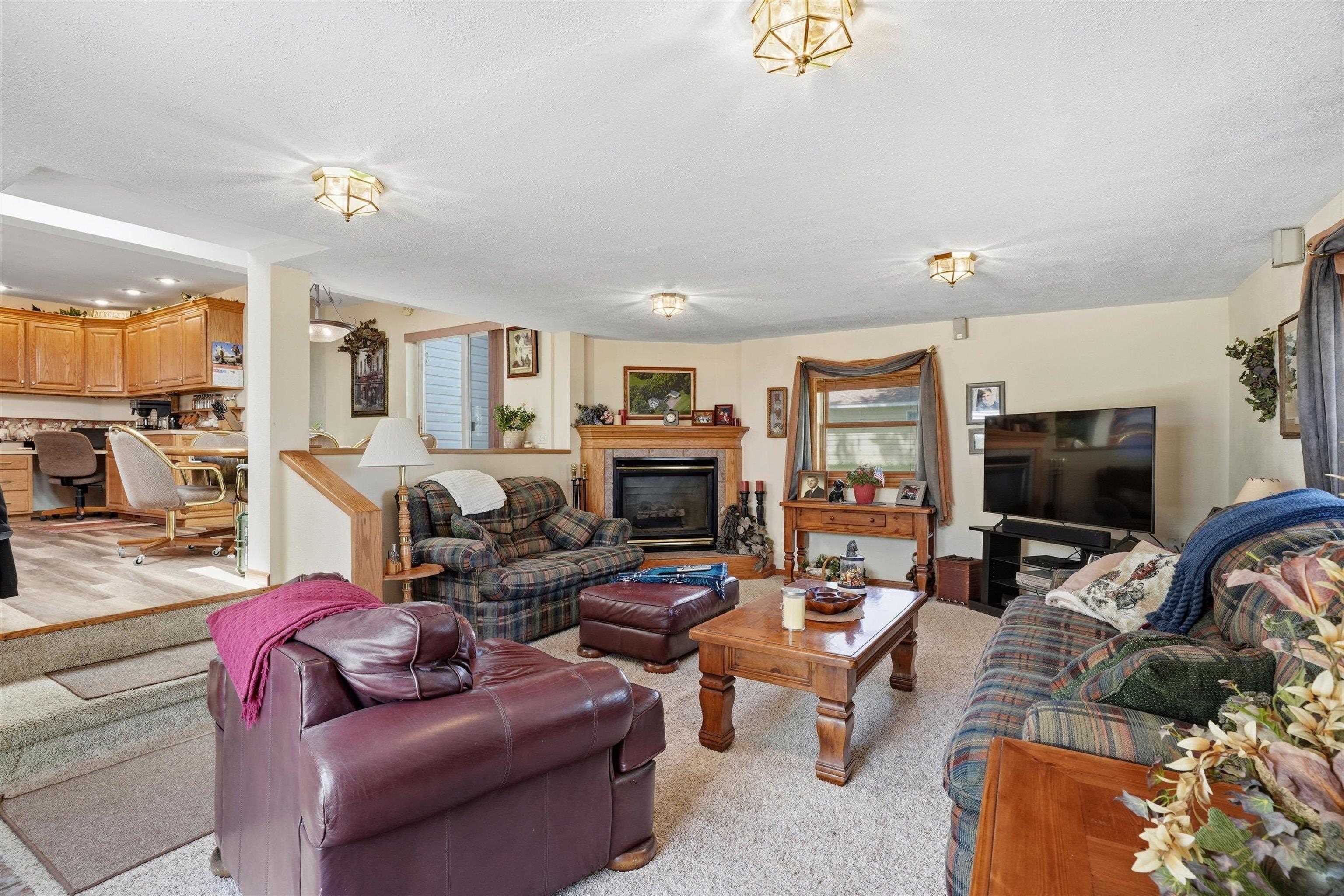 1811 E 4TH STREET, Marshfield, Wisconsin 54449, 3 Bedrooms Bedrooms, ,2 BathroomsBathrooms,Residential,For Sale,1811 E 4TH STREET,22602435
