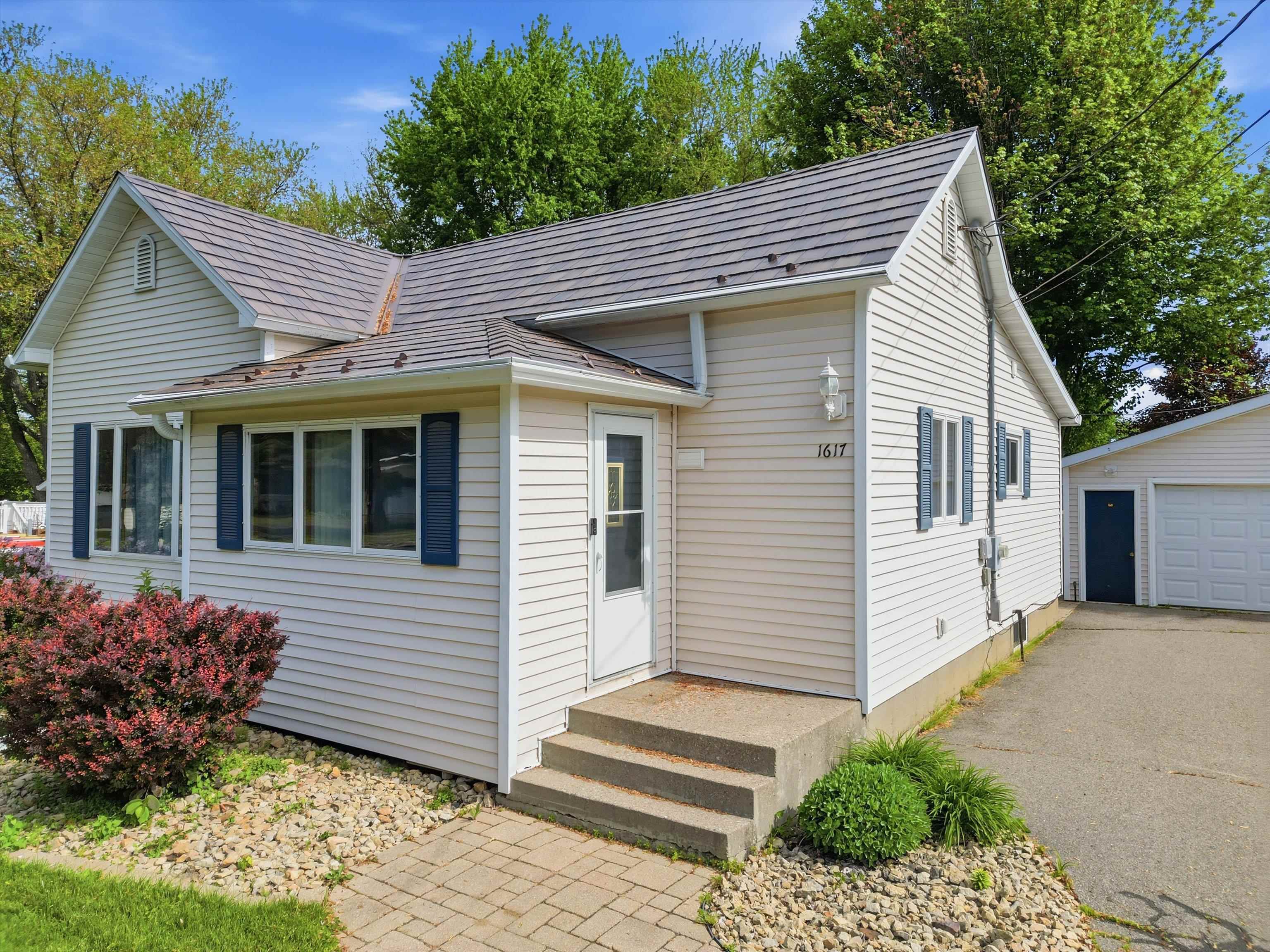 1617 E BLODGETT STREET, Marshfield, Wisconsin 54449, 2 Bedrooms Bedrooms, ,1 BathroomBathrooms,Residential,For Sale,1617 E BLODGETT STREET,22602454