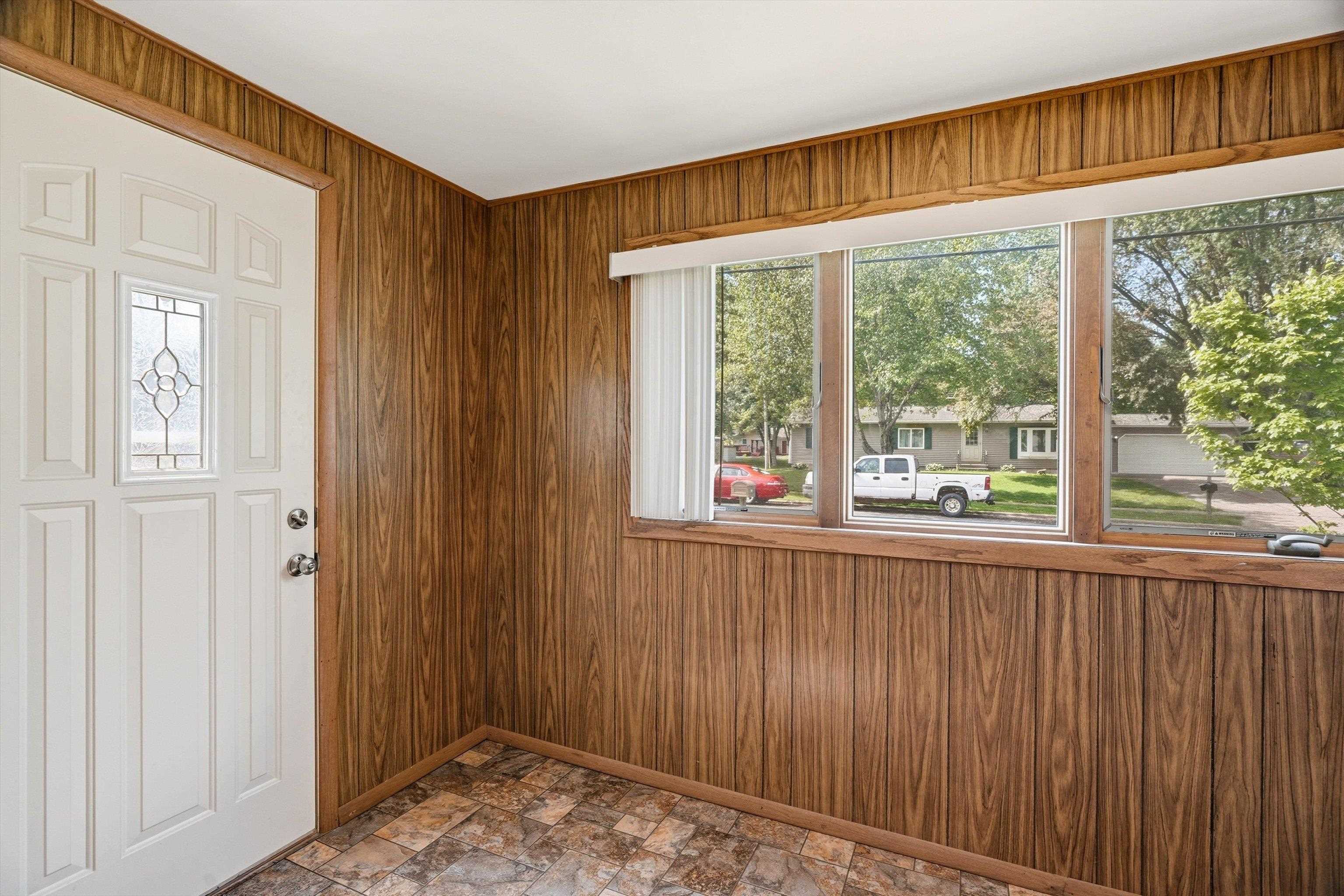 1617 E BLODGETT STREET, Marshfield, Wisconsin 54449, 2 Bedrooms Bedrooms, ,1 BathroomBathrooms,Residential,For Sale,1617 E BLODGETT STREET,22602454