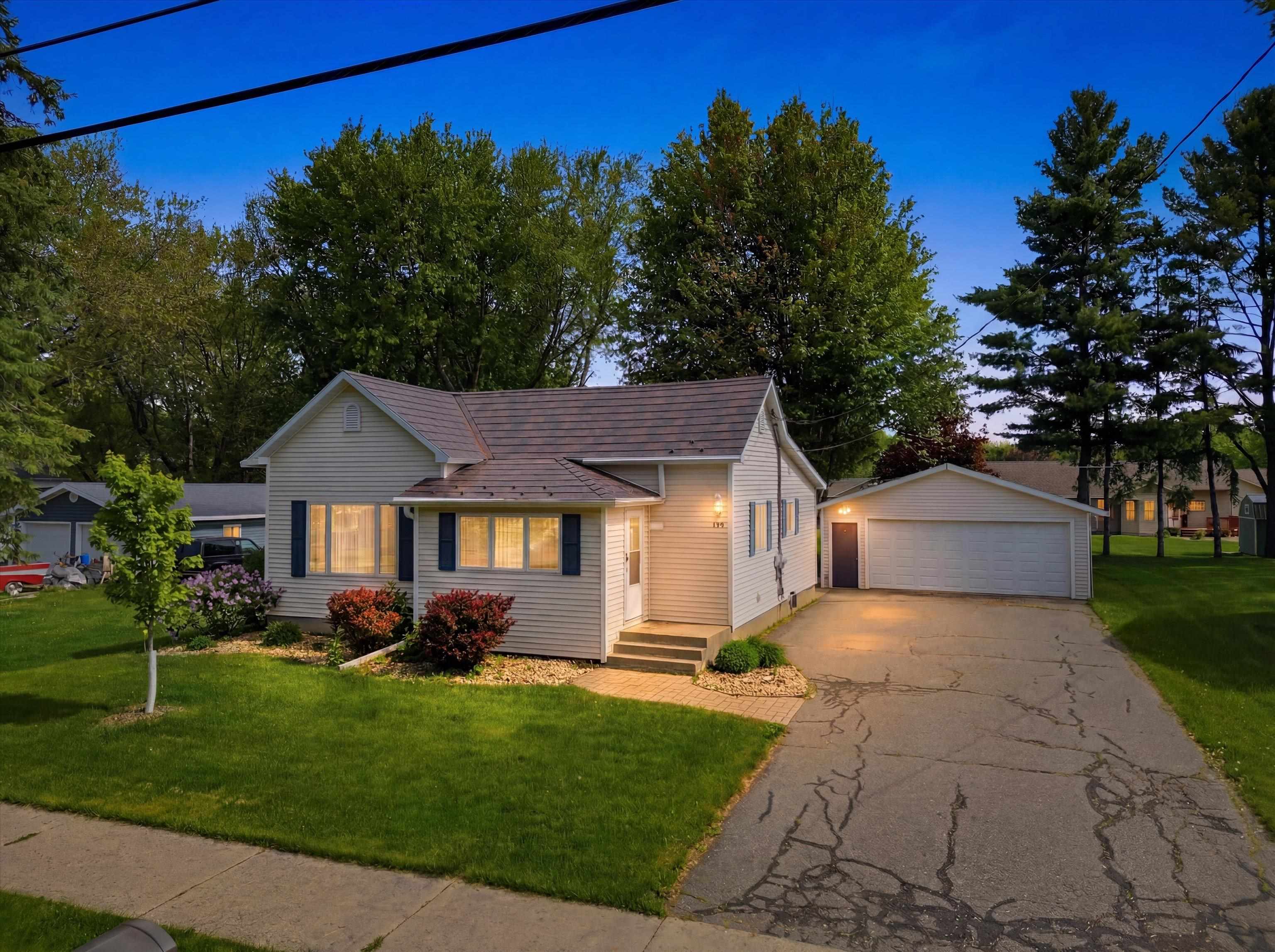 1617 E BLODGETT STREET, Marshfield, Wisconsin 54449, 2 Bedrooms Bedrooms, ,1 BathroomBathrooms,Residential,For Sale,1617 E BLODGETT STREET,22602454